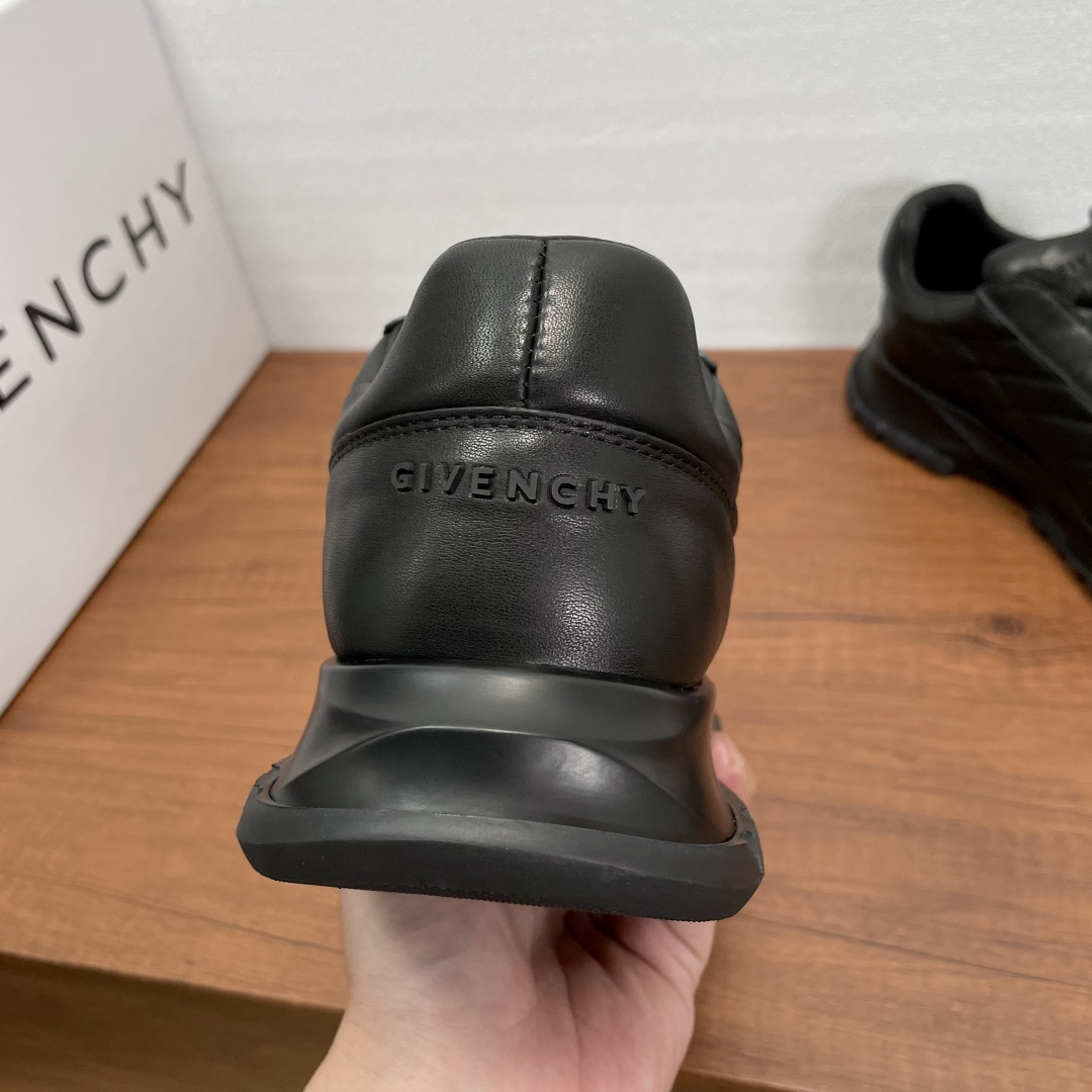 Givenchy Trainers Sneakers In Padded Nylon And Leather - DesignerGu