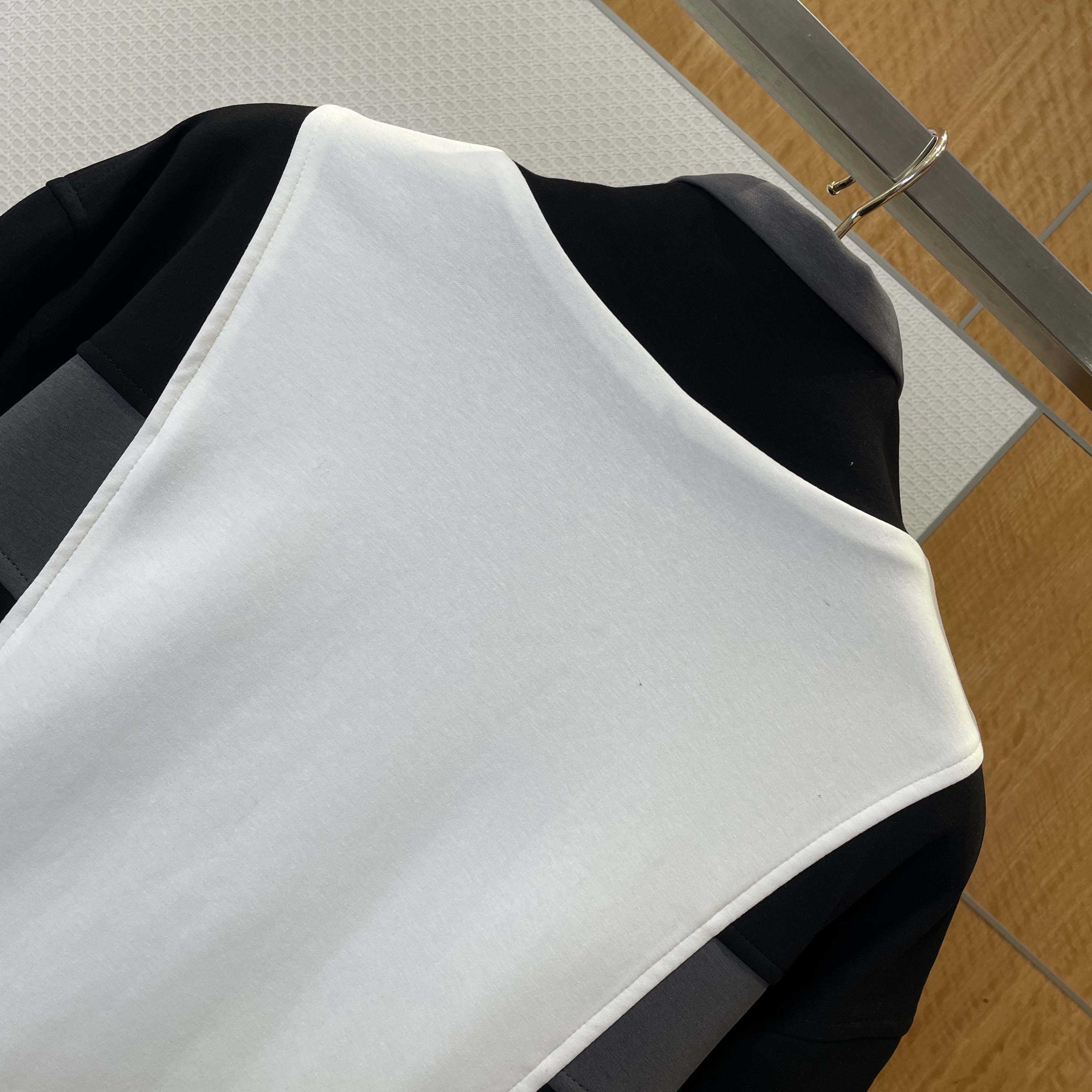 Louis Vuitton Running Track Top - DesignerGu