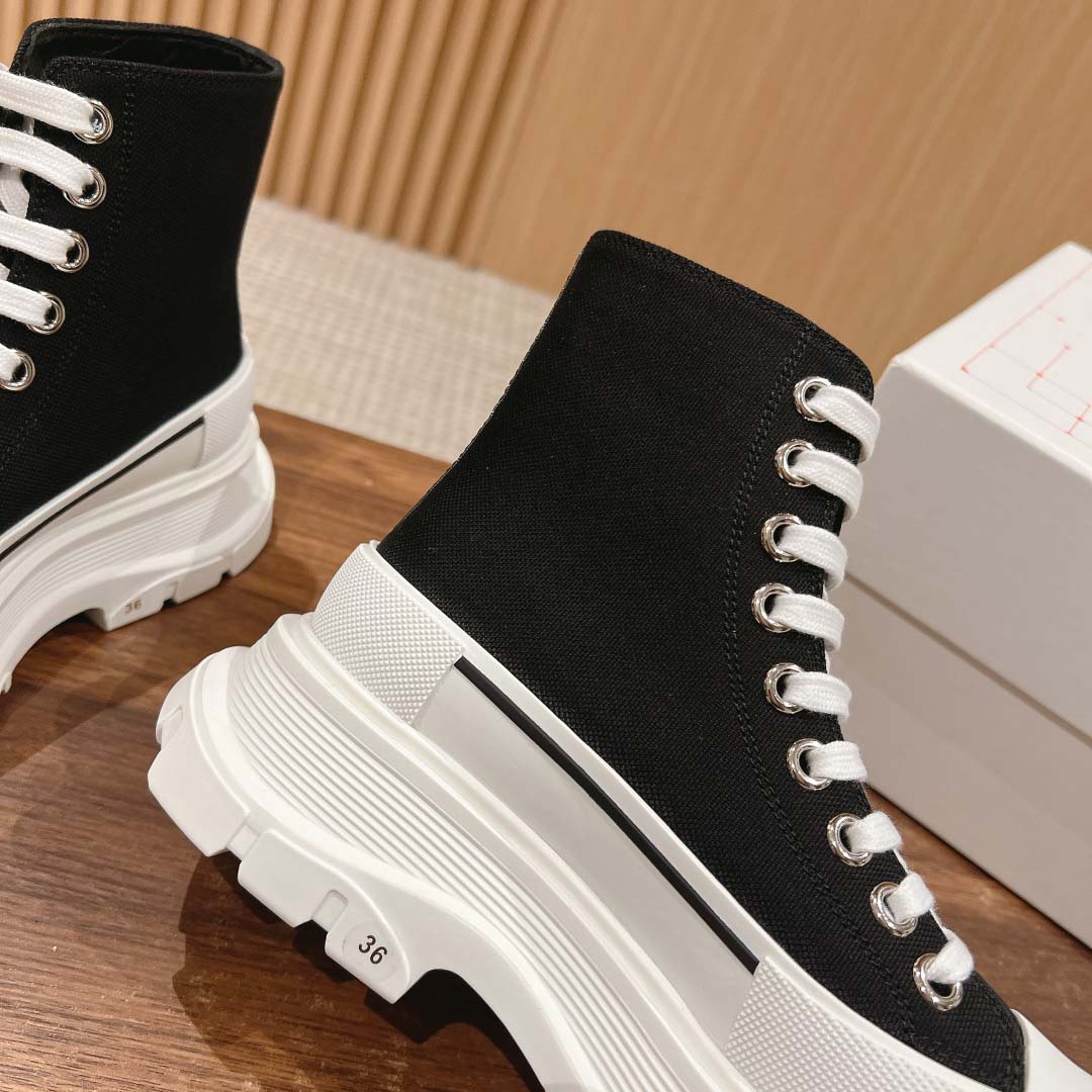 Alexander McQueen Tread Slick Sneakers - DesignerGu
