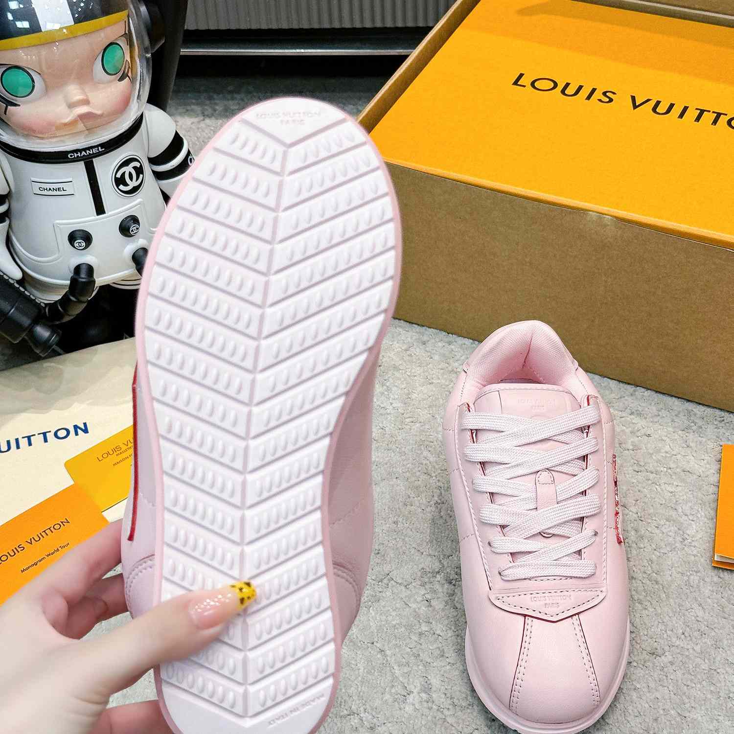 Louis Vuitton LV BUTTERSOFT Sneaker    1AIKWJ - DesignerGu