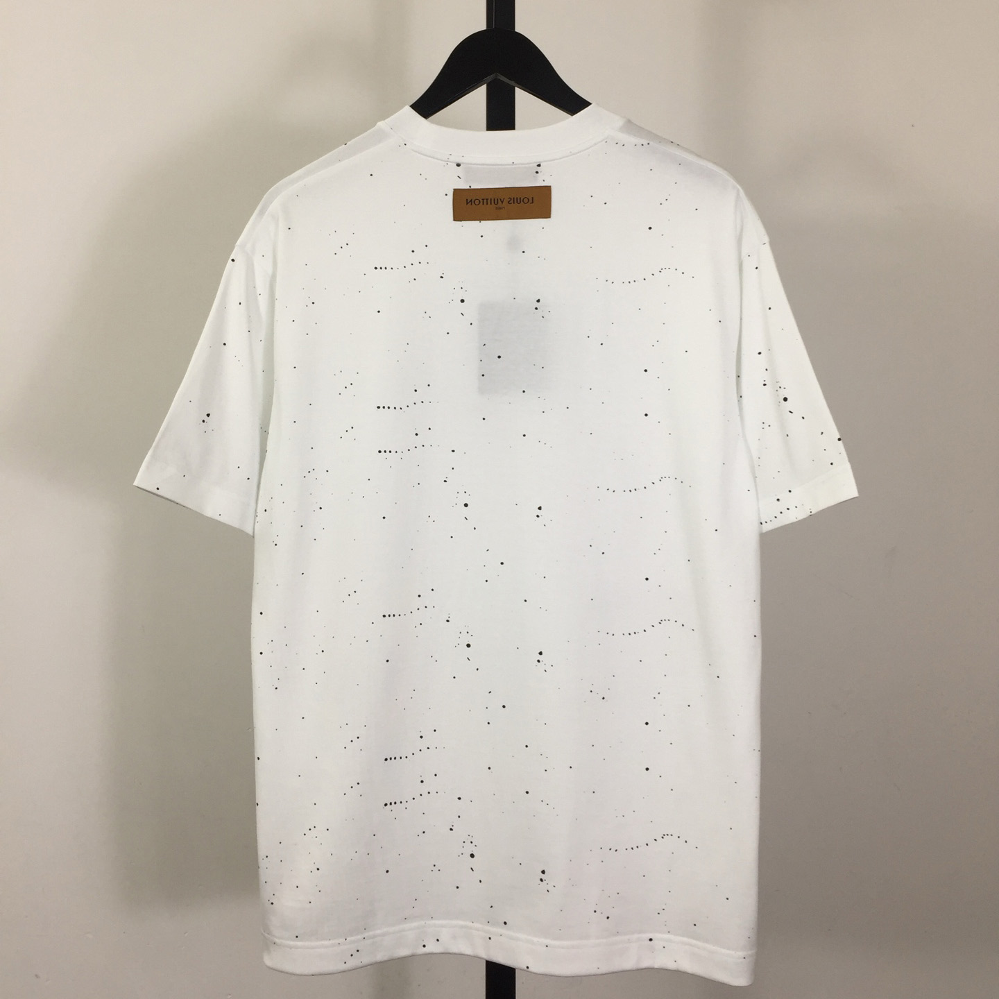 Louis Vuitton T-shirt  - DesignerGu