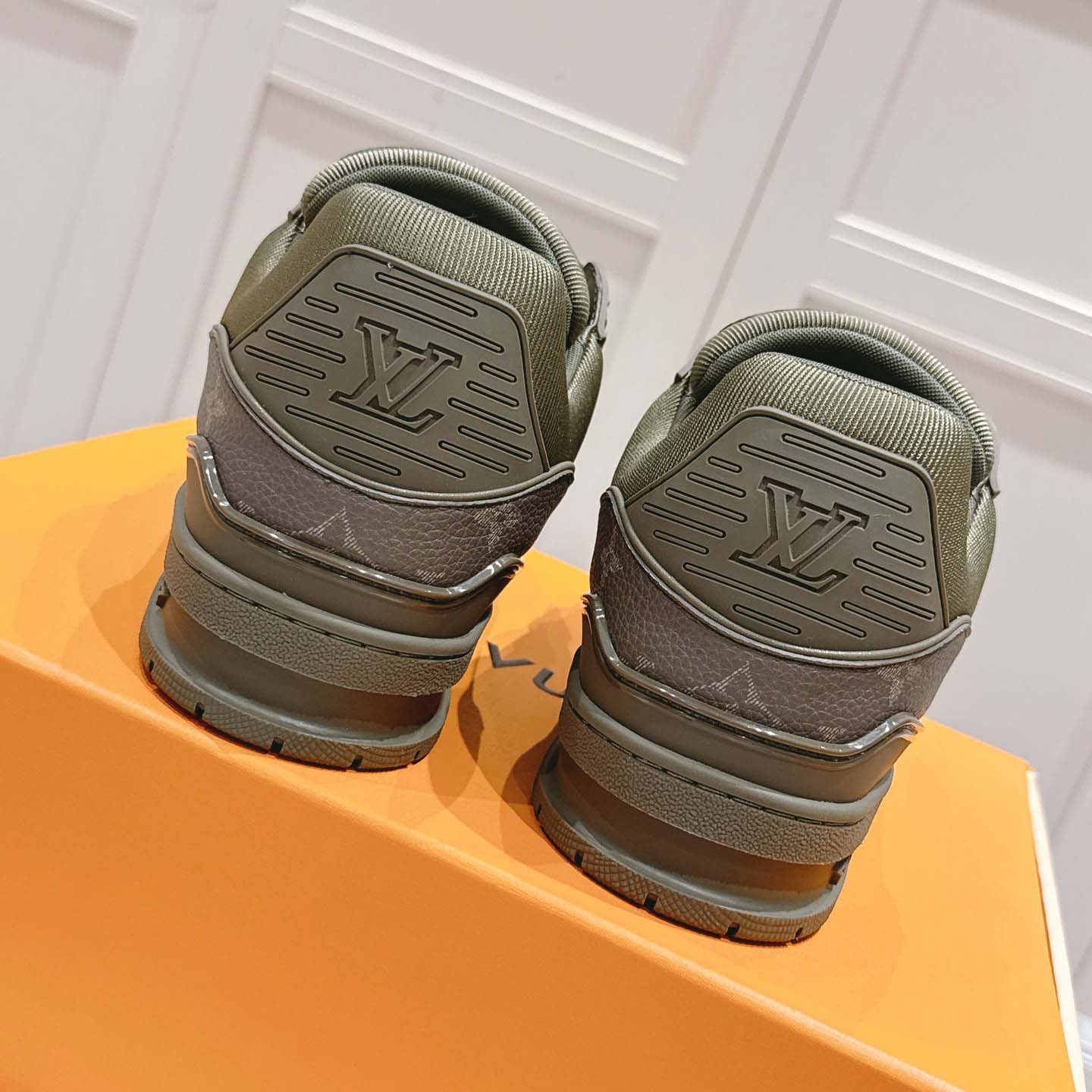 Louis Vuitton LV Trainer Sneaker  1AHA05 - DesignerGu