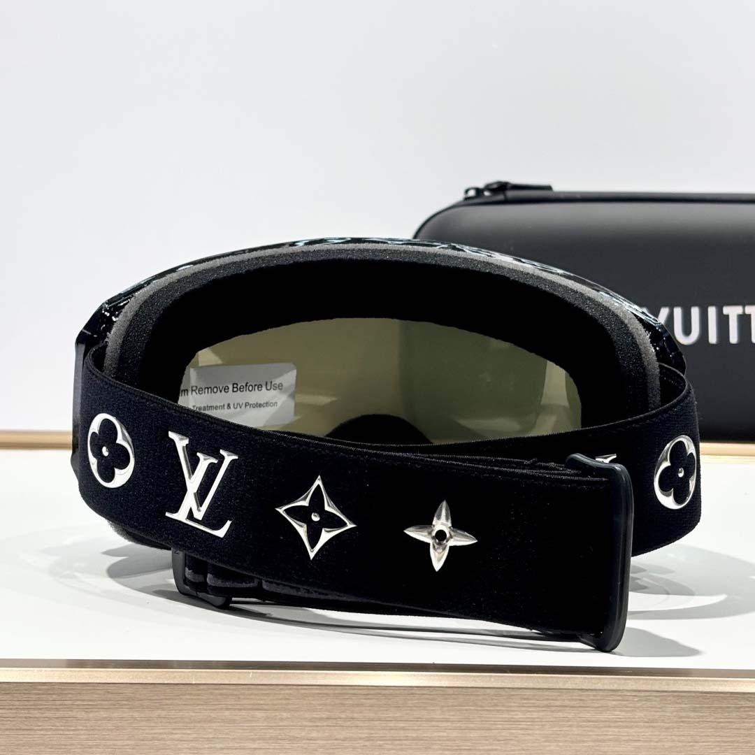 Louis Vuitton LV Snow Gradient Mask - DesignerGu