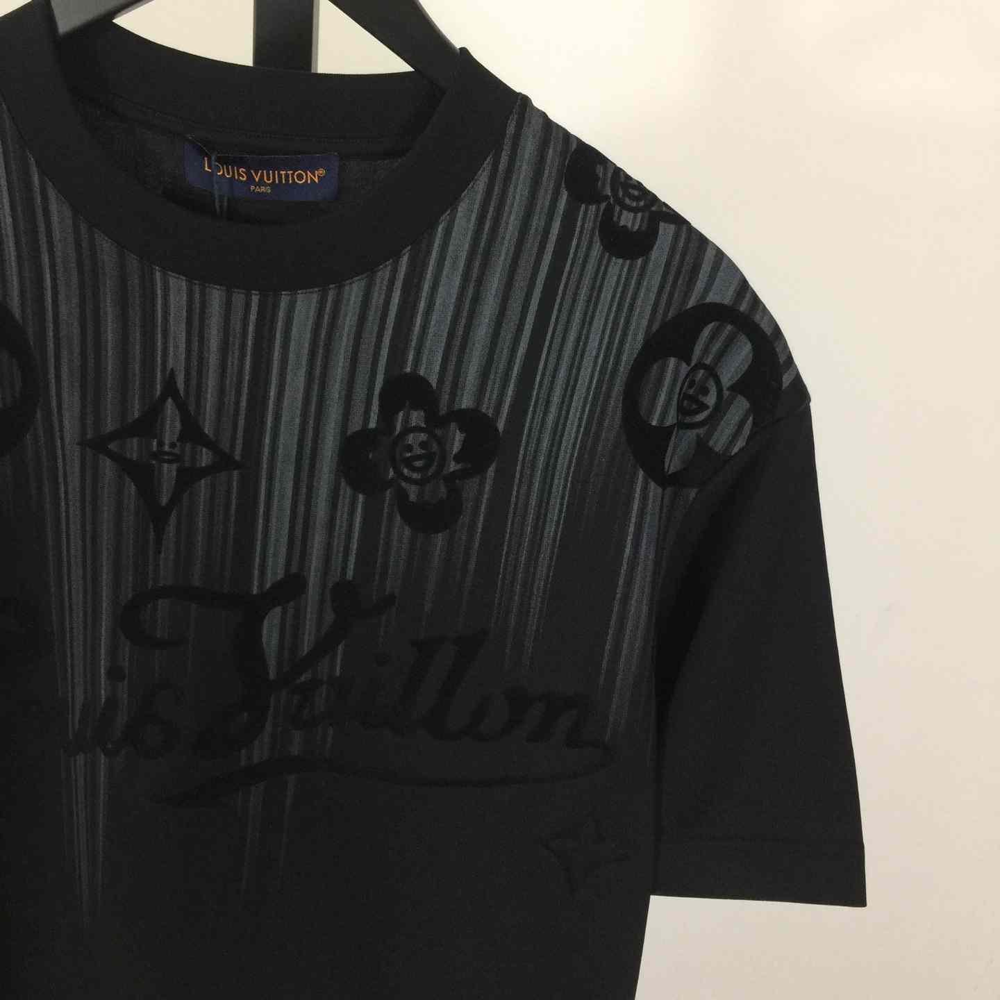 Louis Vuitton T-shirt Monogram - DesignerGu