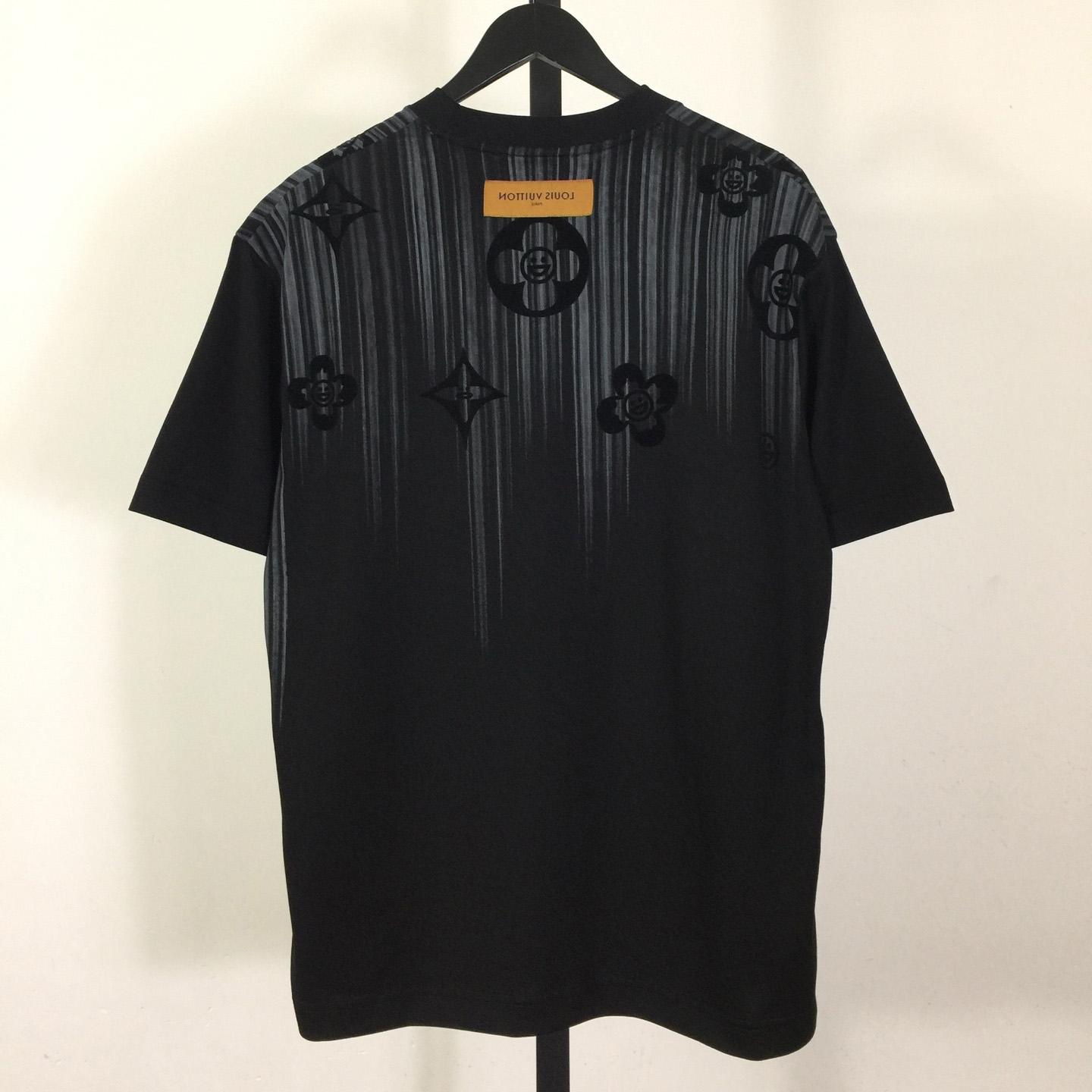 Louis Vuitton T-shirt Monogram - DesignerGu