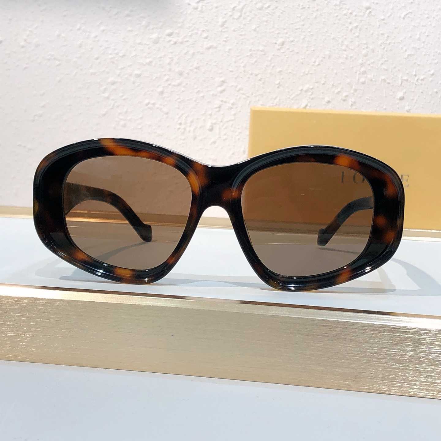 Loewe LW40181I Sunglasses  - DesignerGu