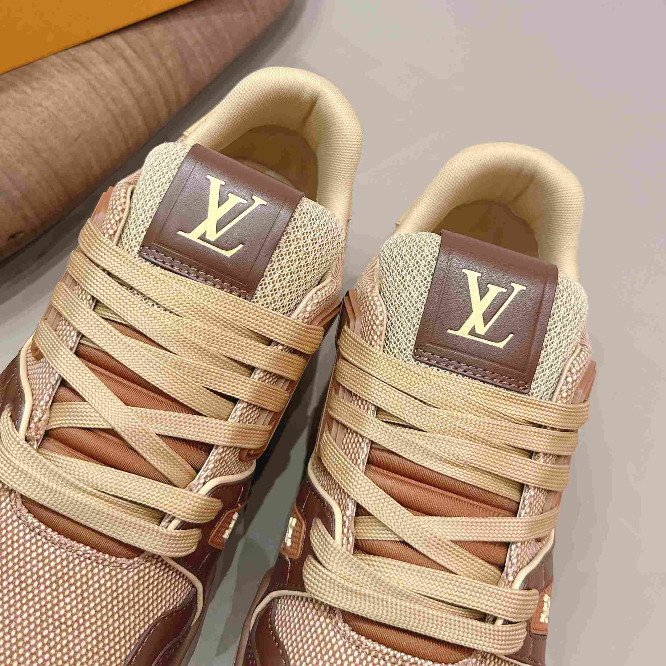 Louis Vuitton Trainer Sneaker 1AJ479 - DesignerGu