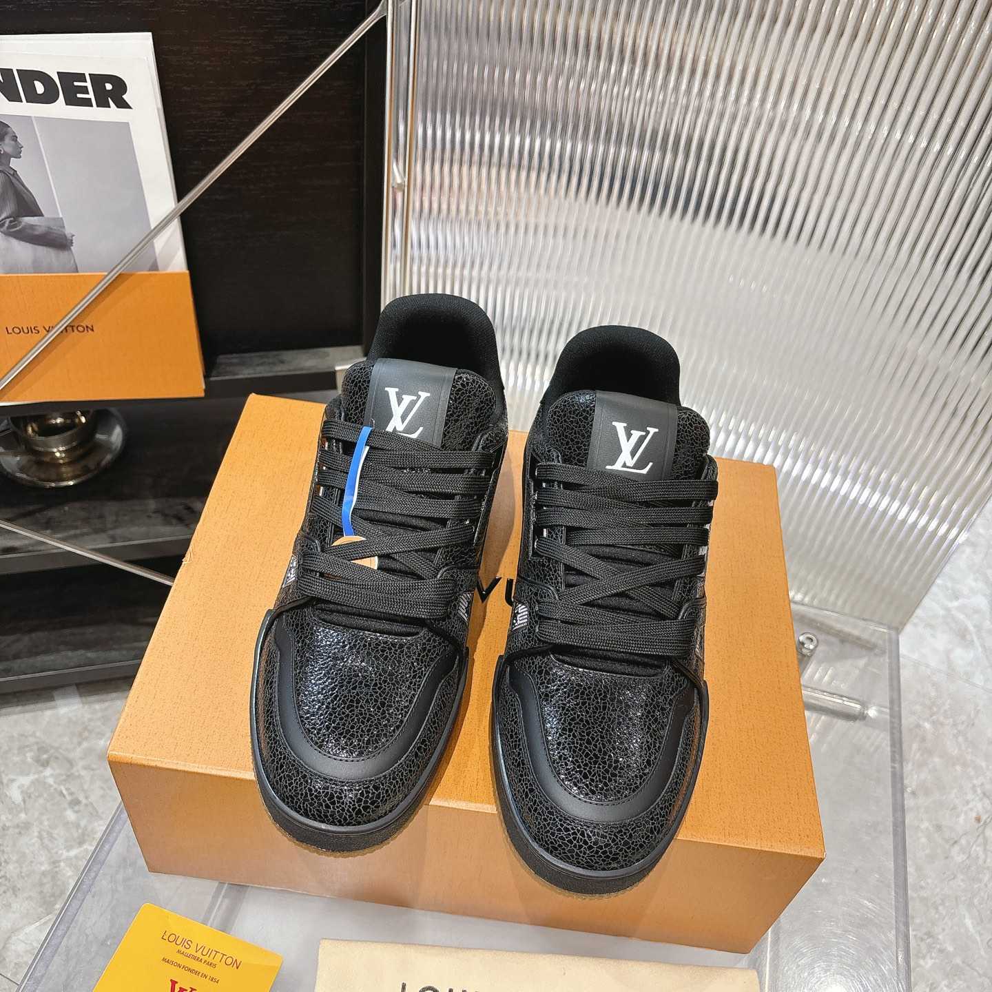 Louis Vuitton LV Trainer Sneaker    1AJ941 - DesignerGu