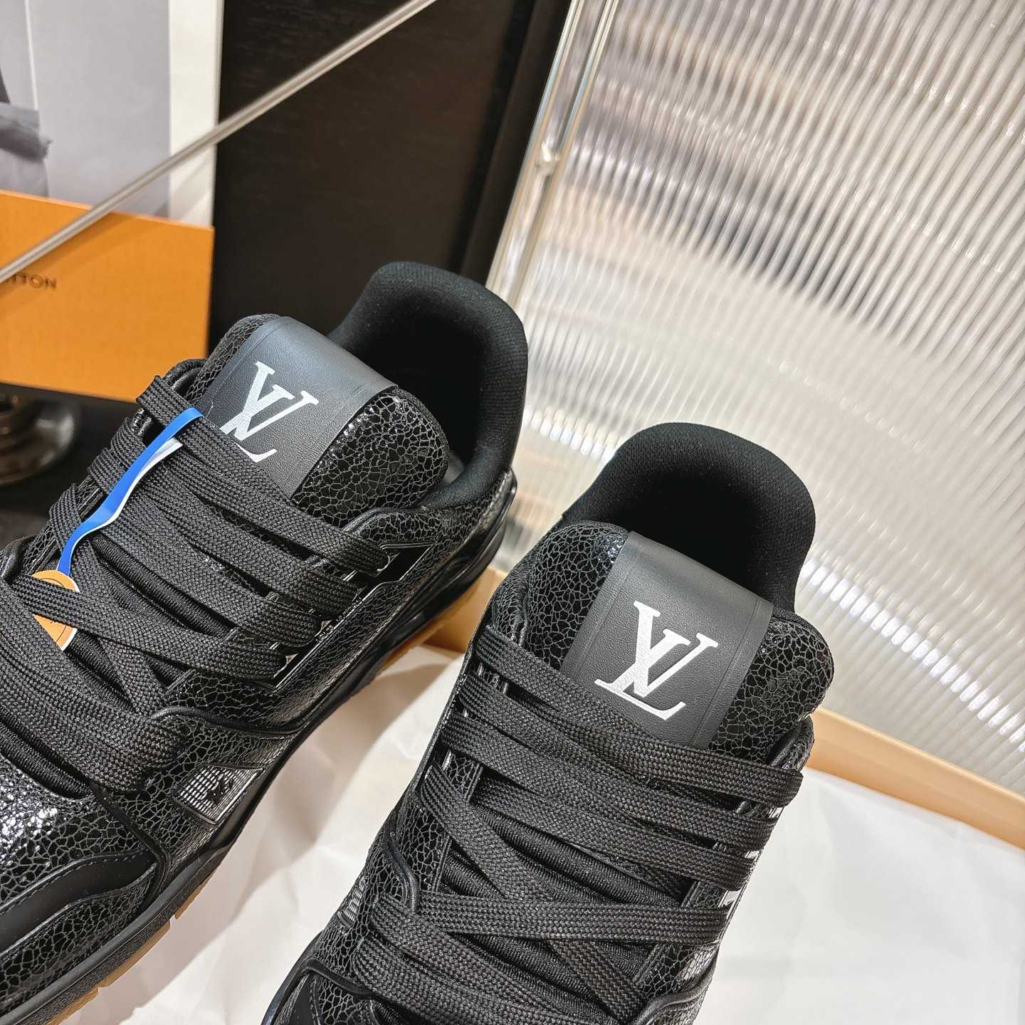 Louis Vuitton LV Trainer Sneaker    1AJ941 - DesignerGu
