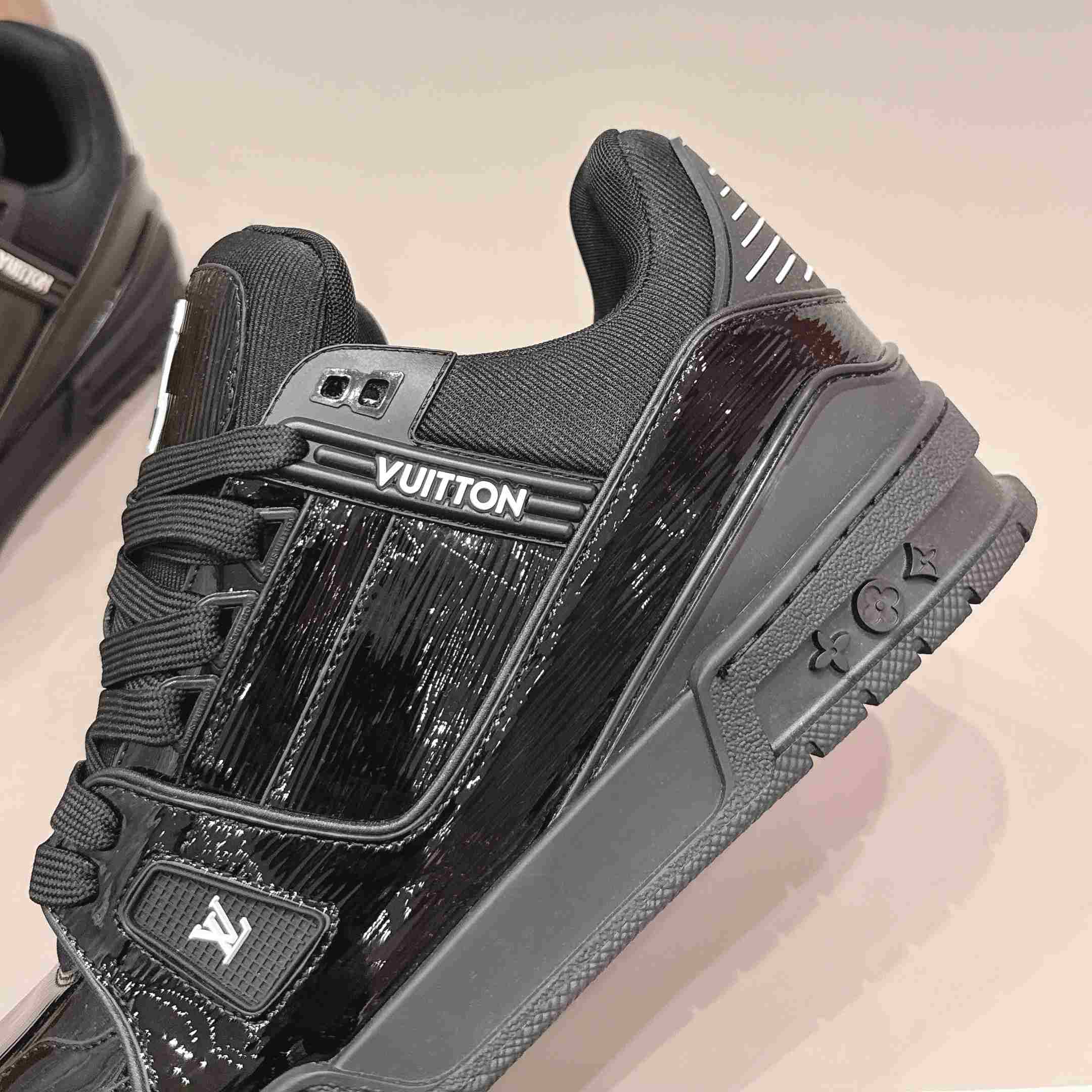 Louis Vuitton Trainer Sneaker 1AJ027 - DesignerGu