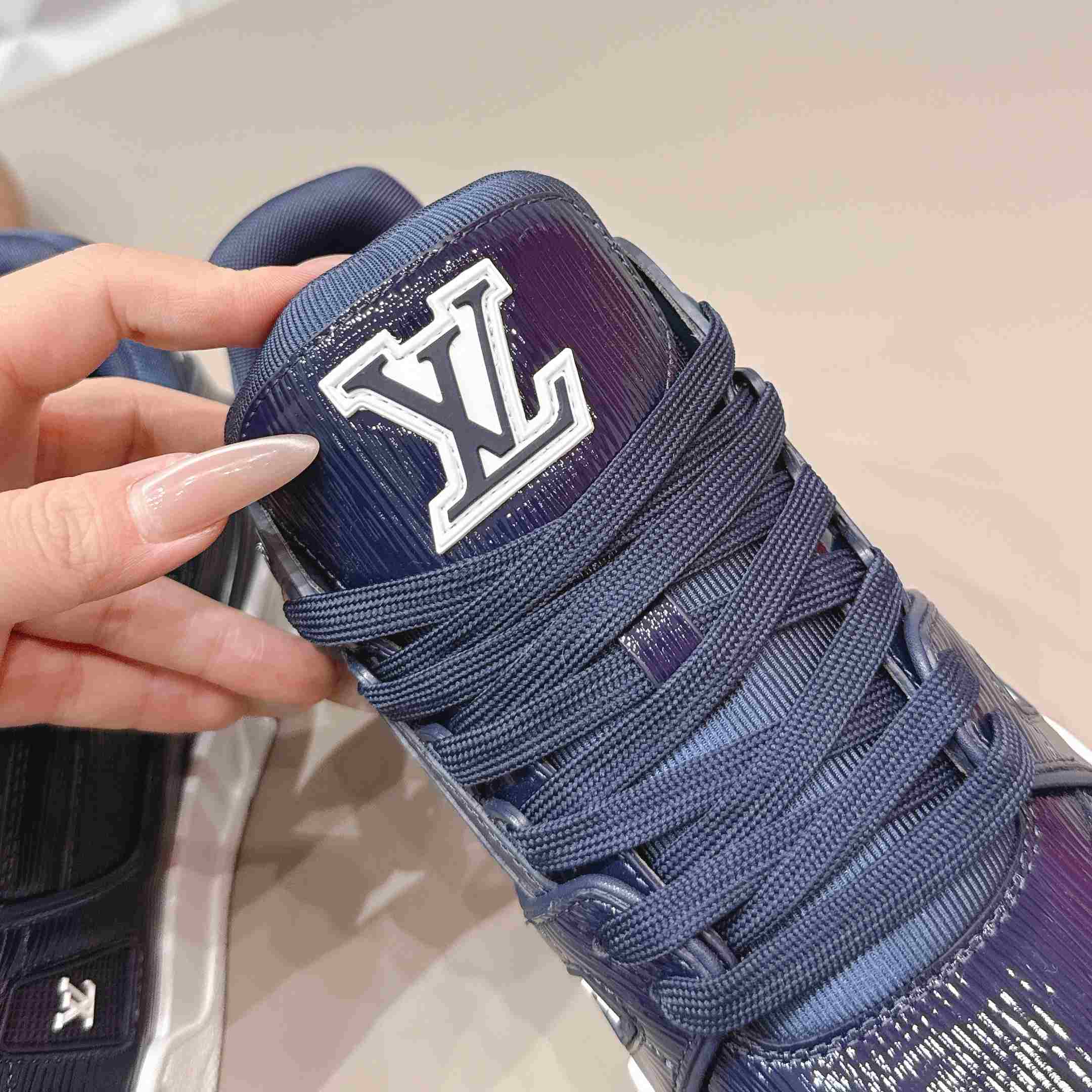 Louis Vuitton Trainer Sneaker 1AJ067 - DesignerGu