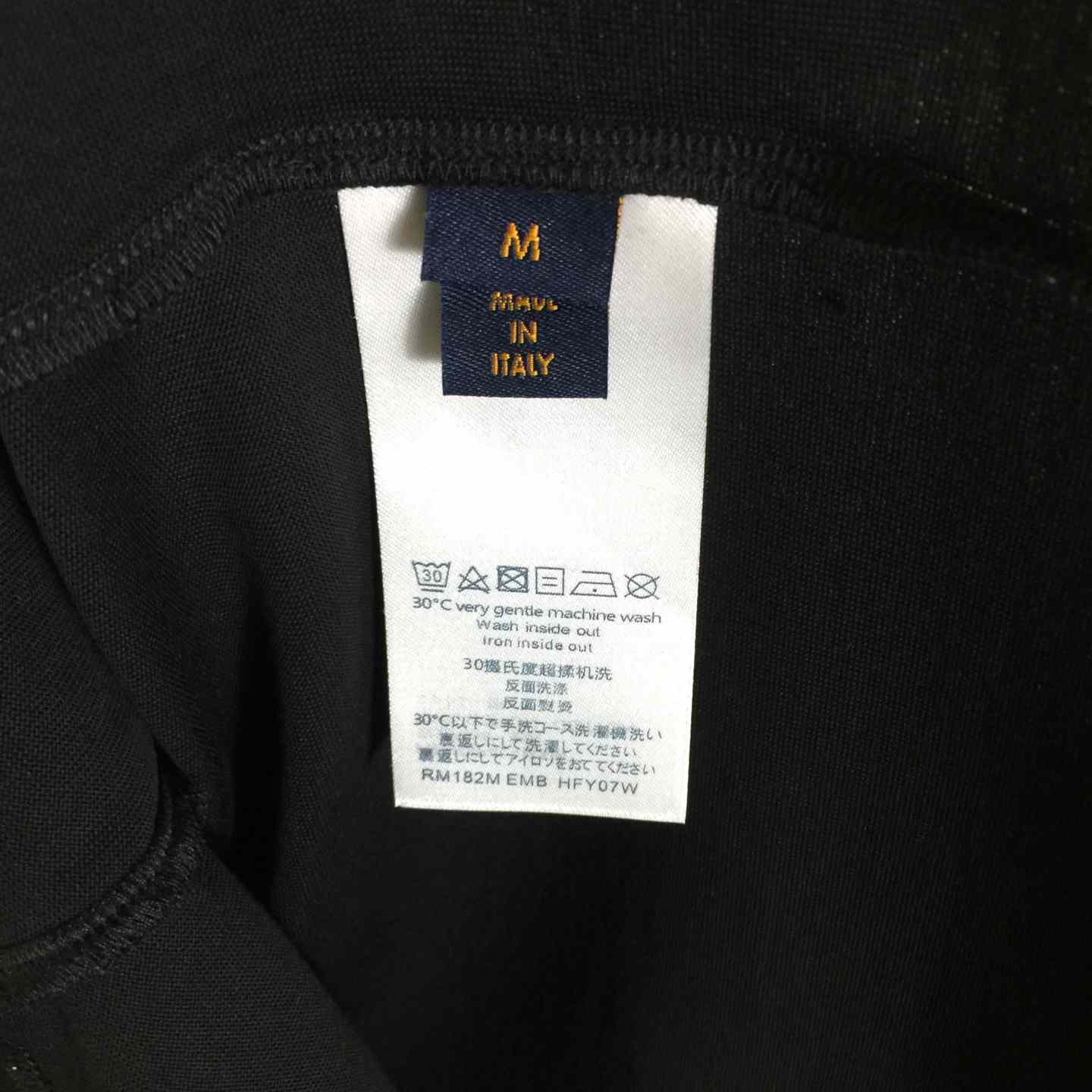 Louis Vuitton T-shirt  - DesignerGu