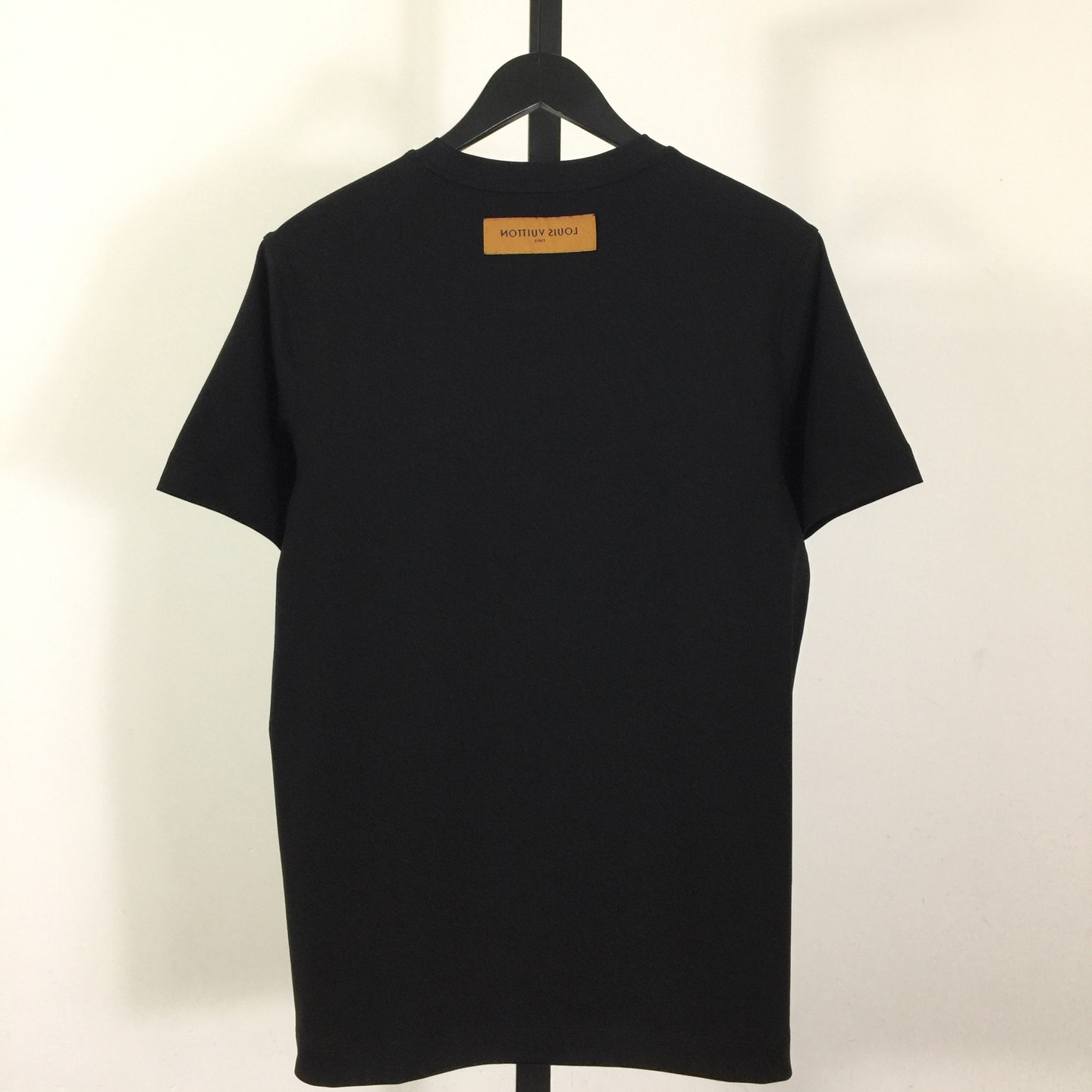 Louis Vuitton V Pocket Logo T-shirt - DesignerGu
