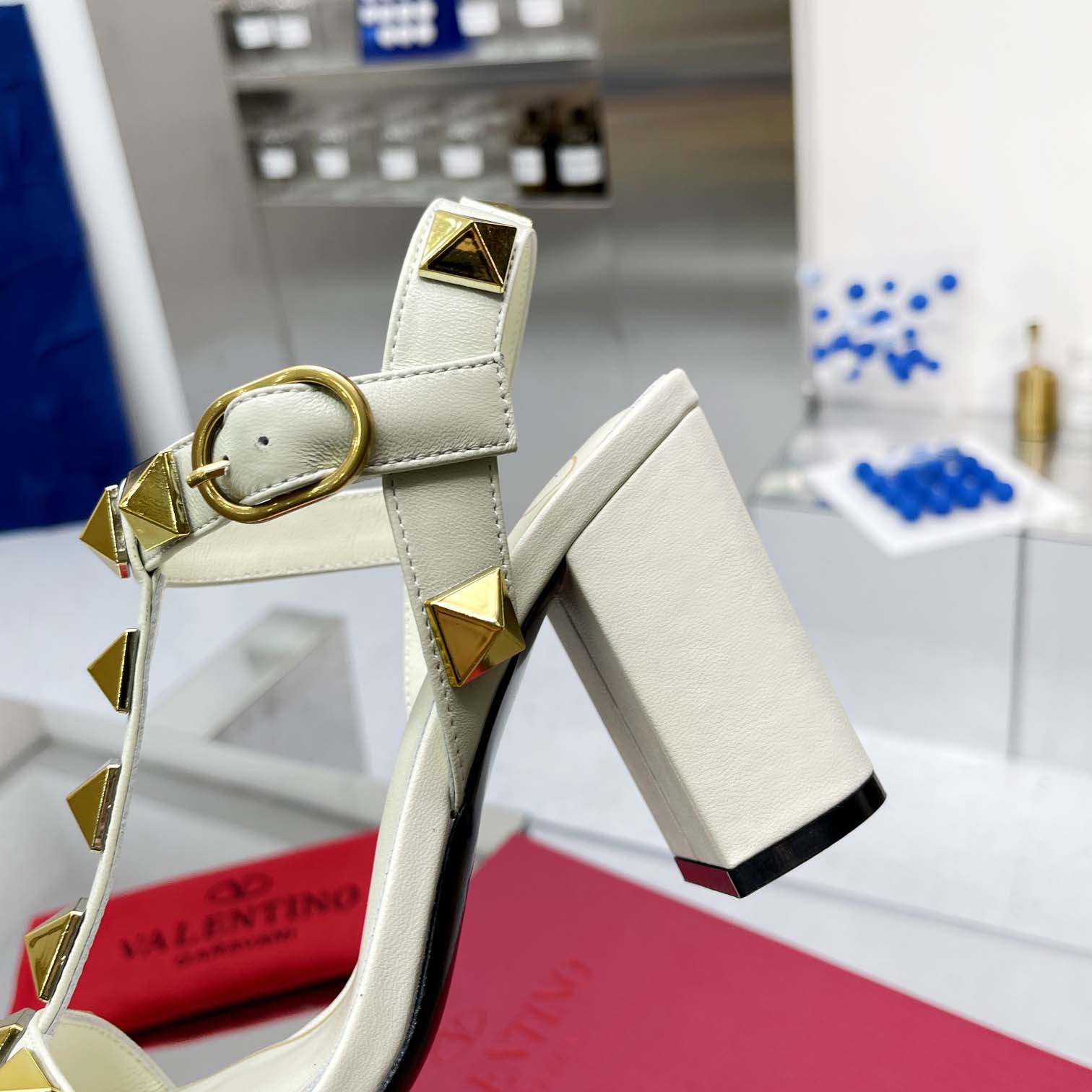 Valent Garavani Roman Stud Leather Ankle Strap Sandal - DesignerGu