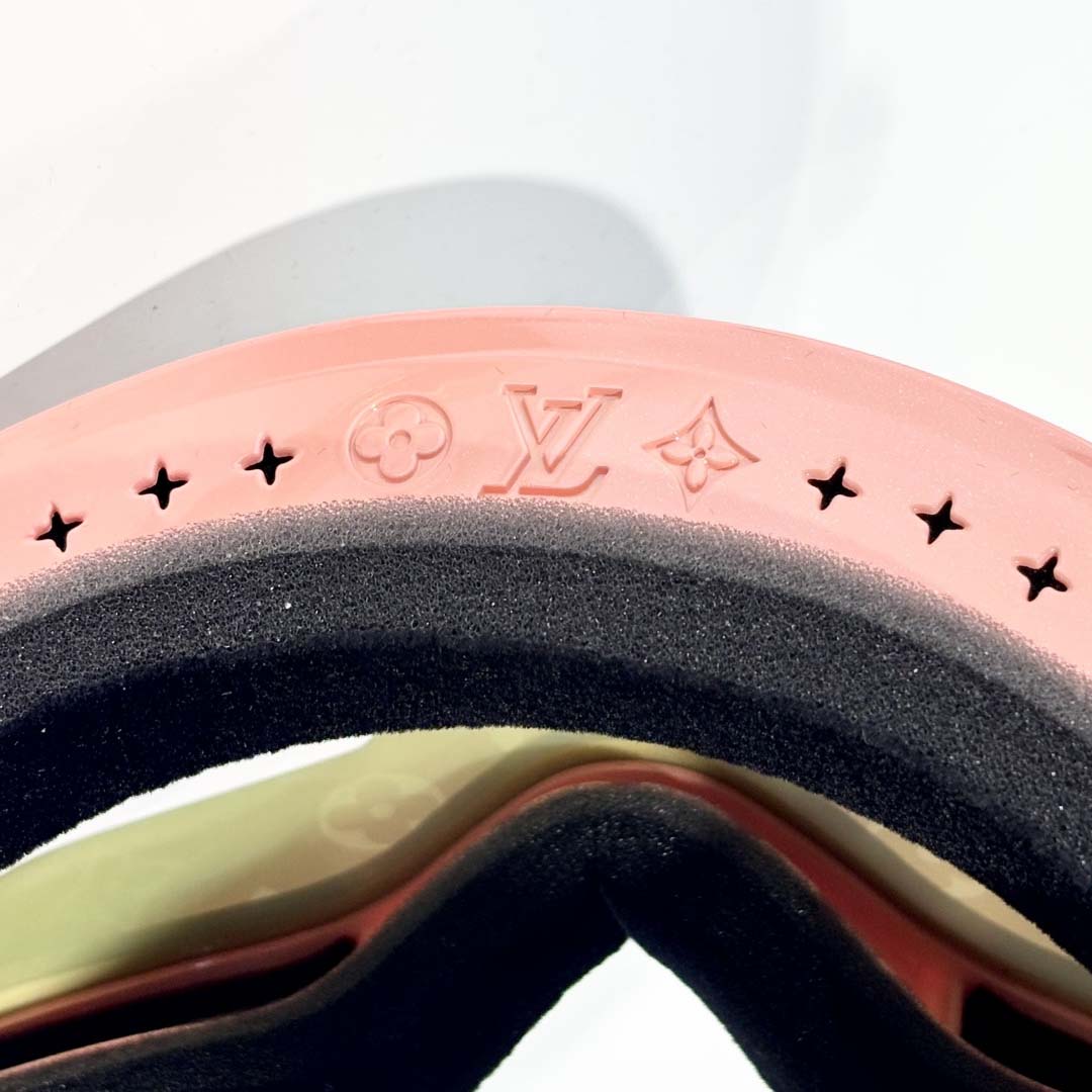 Louis Vuitton LV Snow Gradient Mask - DesignerGu