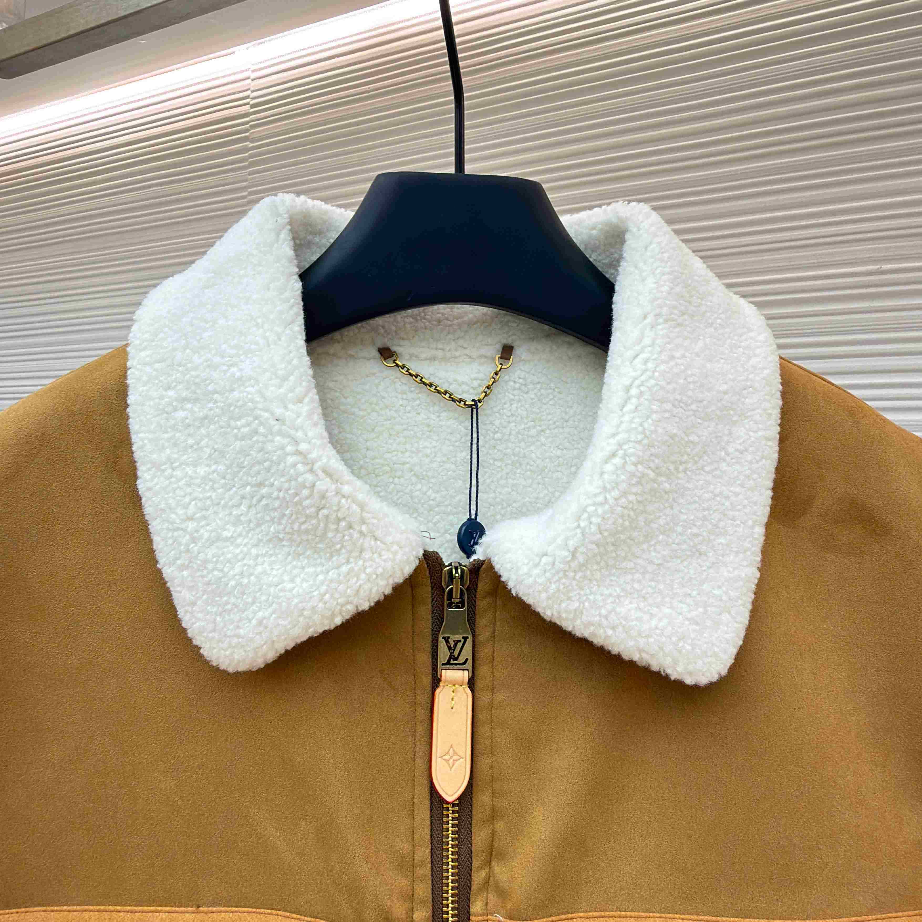 Louis Vuitton Corduroy And Shearling Mix Trucker 1AJBR0 - DesignerGu