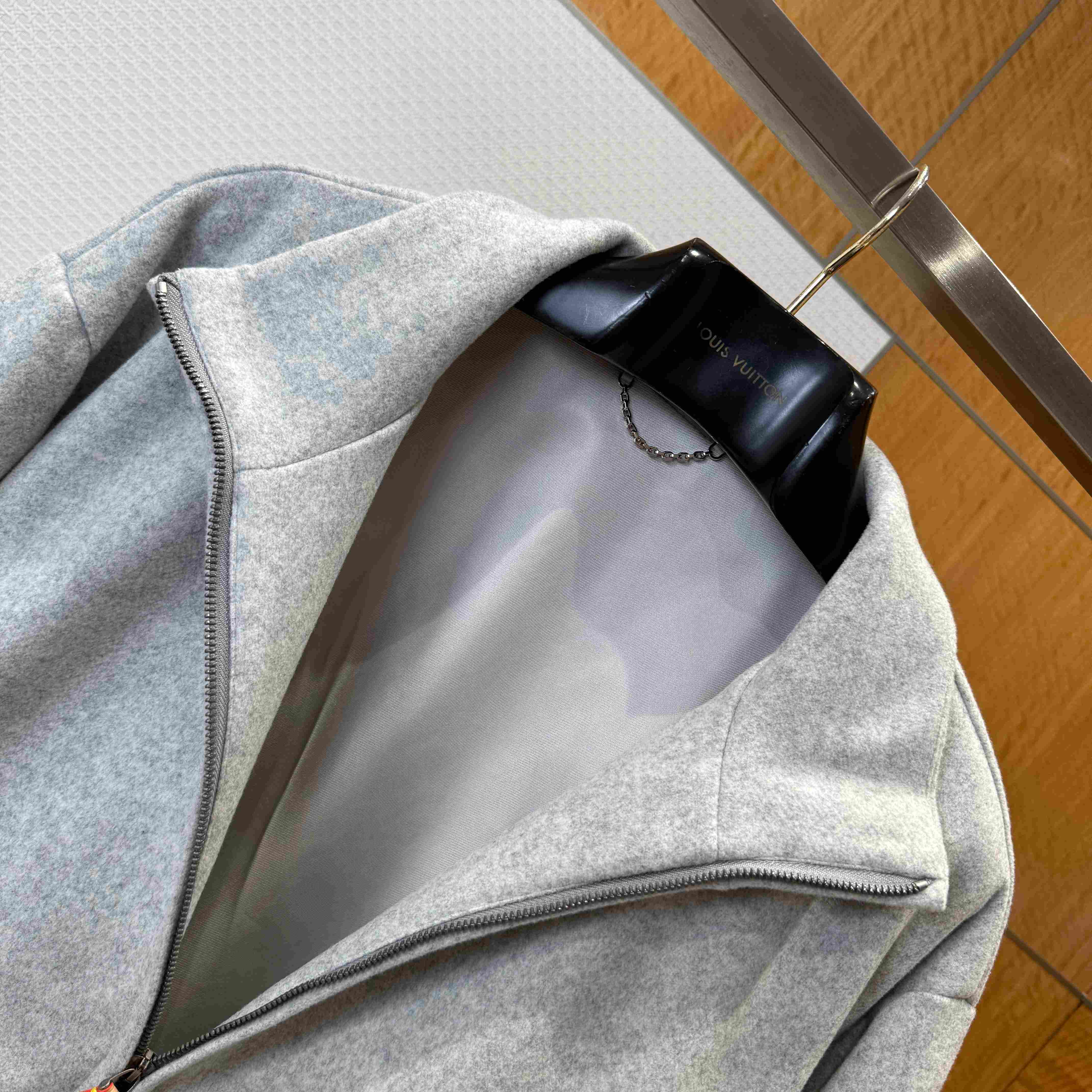 Louis Vuitton Double Face Cashmere-Wool Track Top 1AJSJ8 - DesignerGu