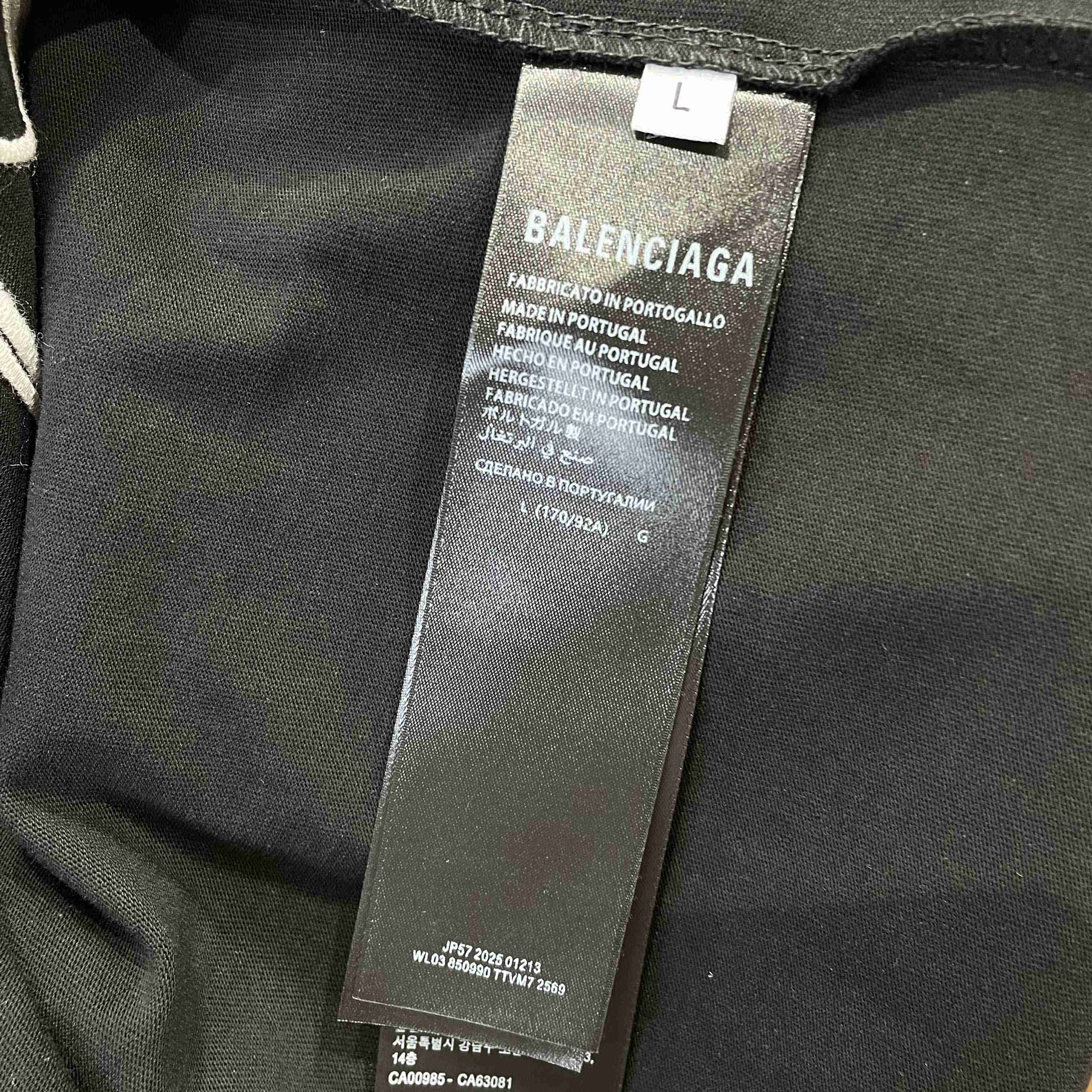 Balenciaga Cursive T-Shirt Medium Fit in black - DesignerGu