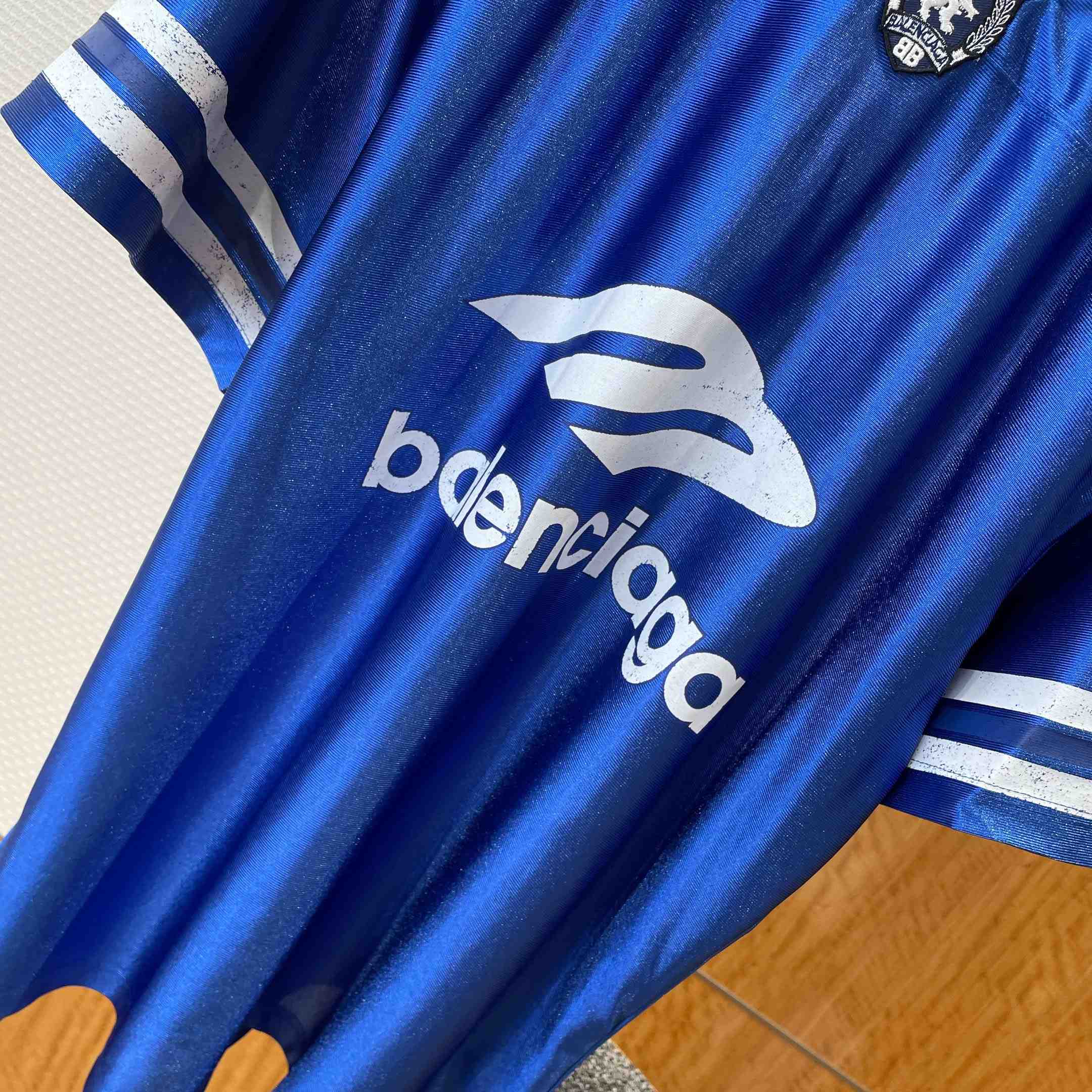 Balenciaga 3b Football V-neck T-shirt Oversized in Royal Blue - DesignerGu