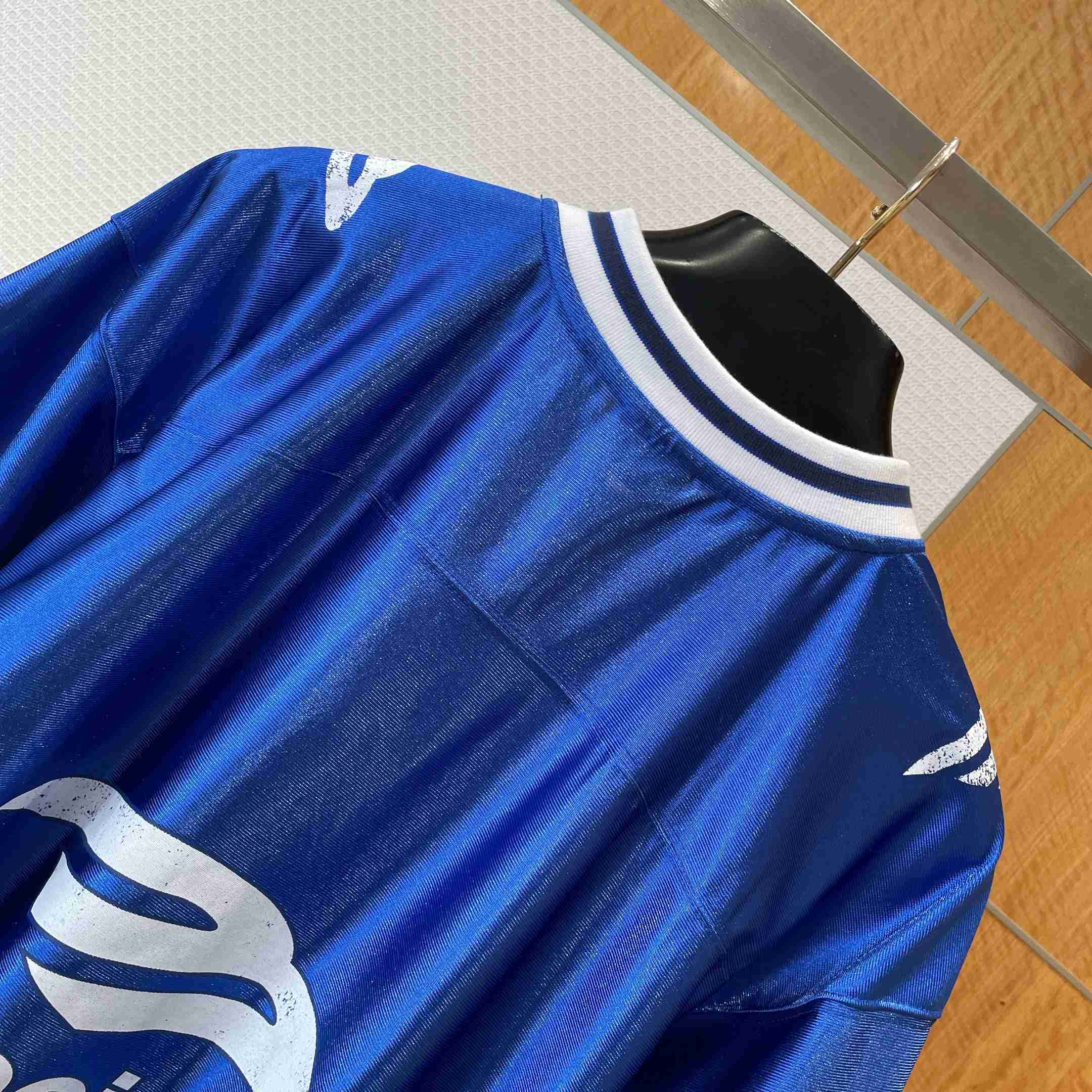 Balenciaga 3b Football V-neck T-shirt Oversized in Royal Blue - DesignerGu