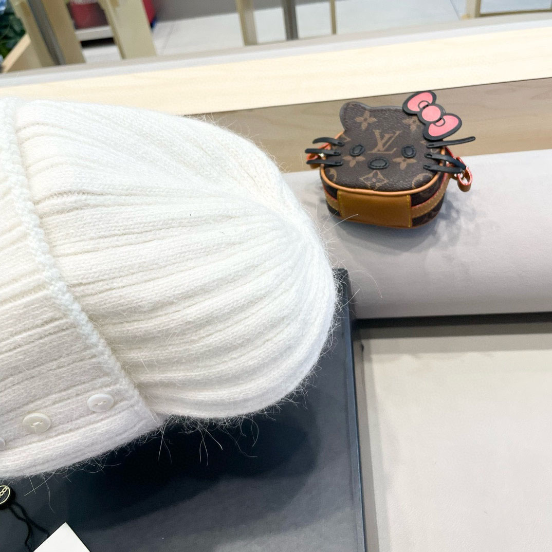 Gucci Beanie    - DesignerGu