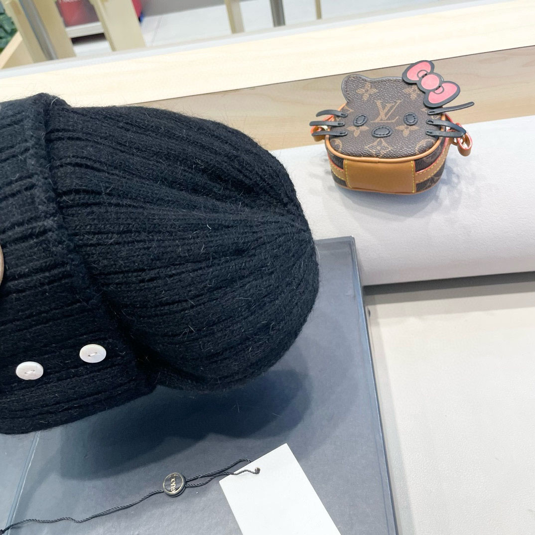 Gucci Beanie    - DesignerGu