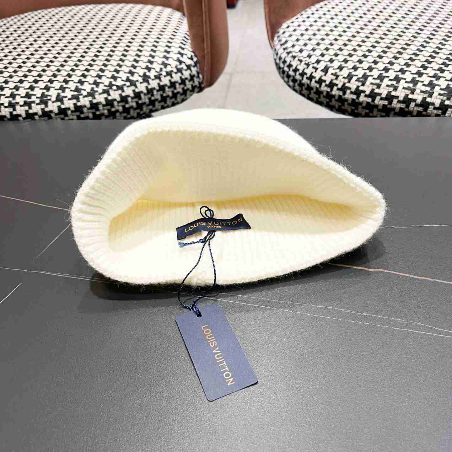 Louis Vuitton Beanie    - DesignerGu