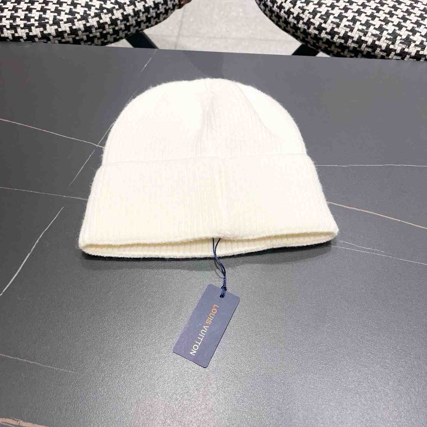 Louis Vuitton Beanie    - DesignerGu