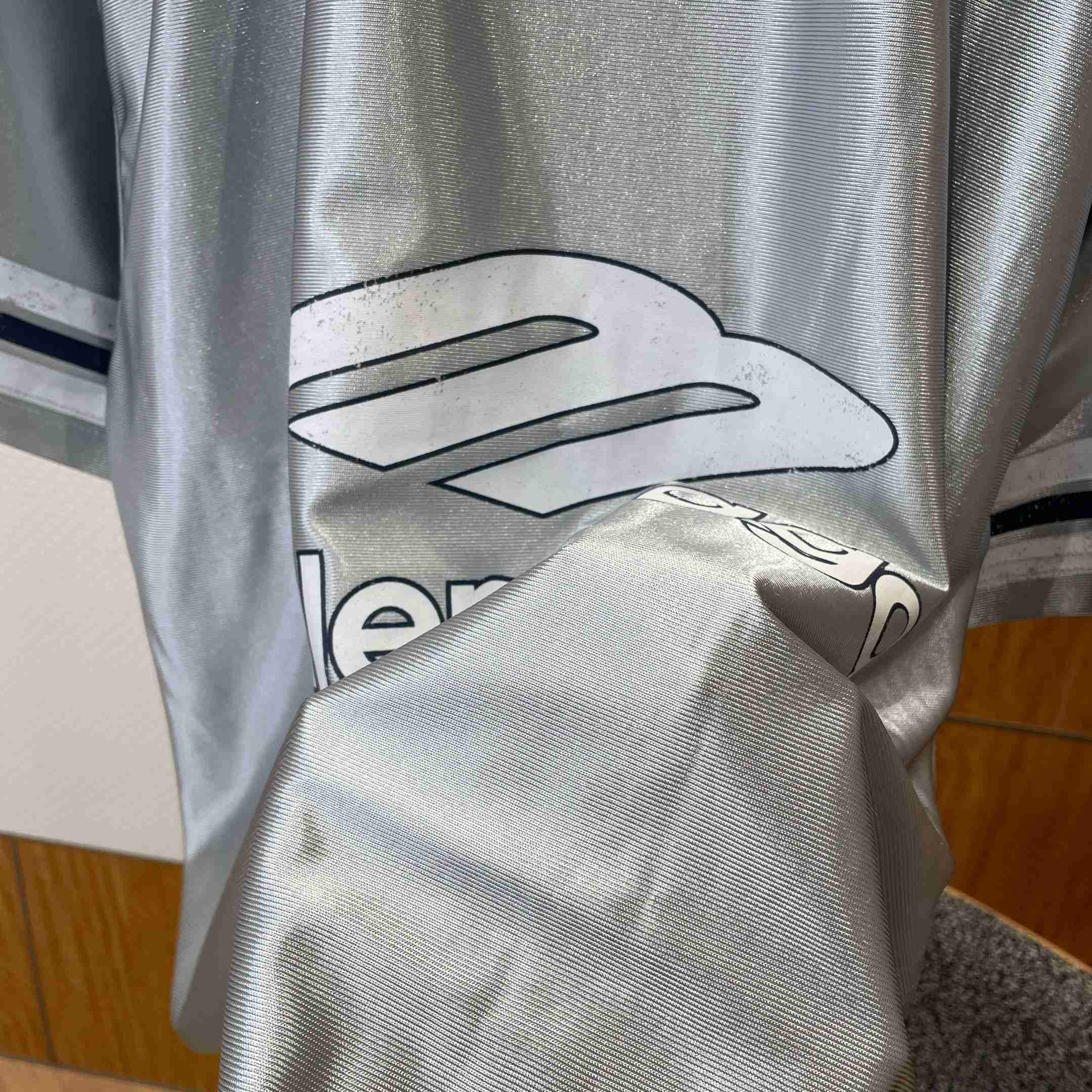 Balenciaga 3b Football V-neck T-shirt Oversized in Grey - DesignerGu