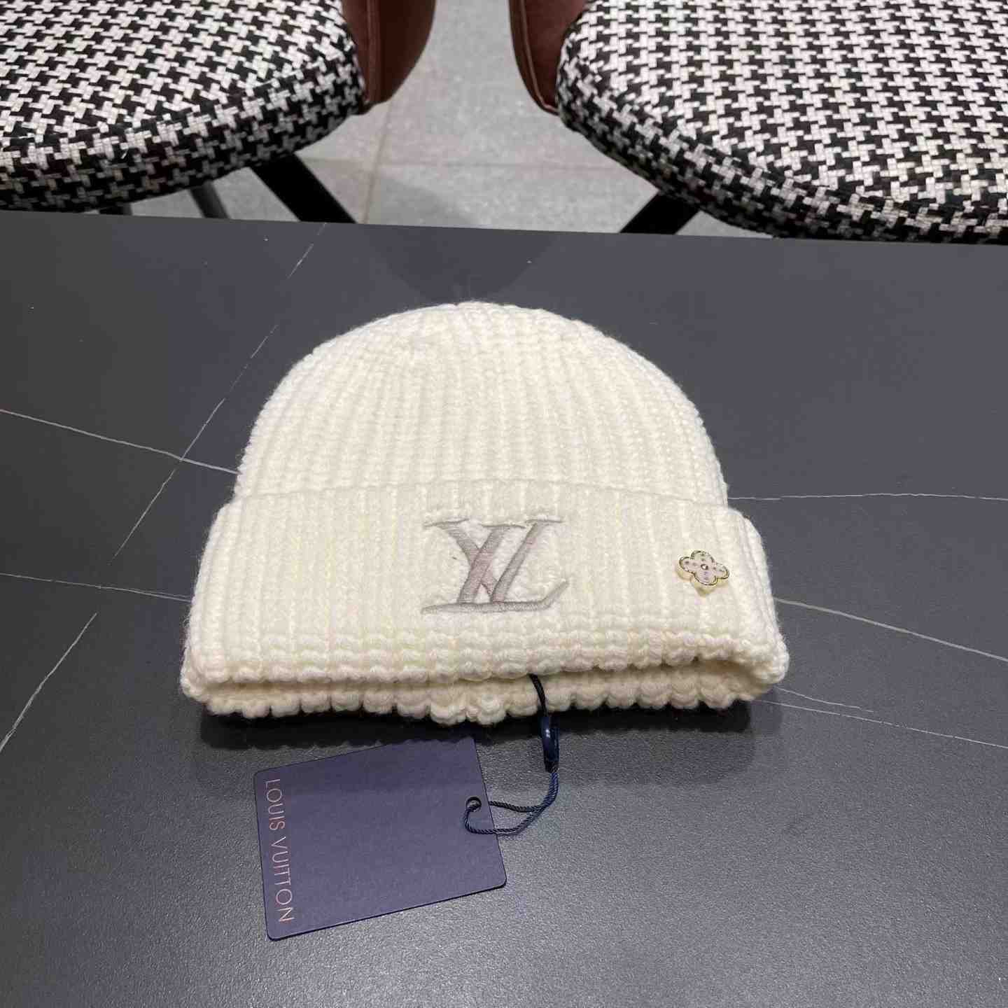 Louis Vuitton Beanie    - DesignerGu