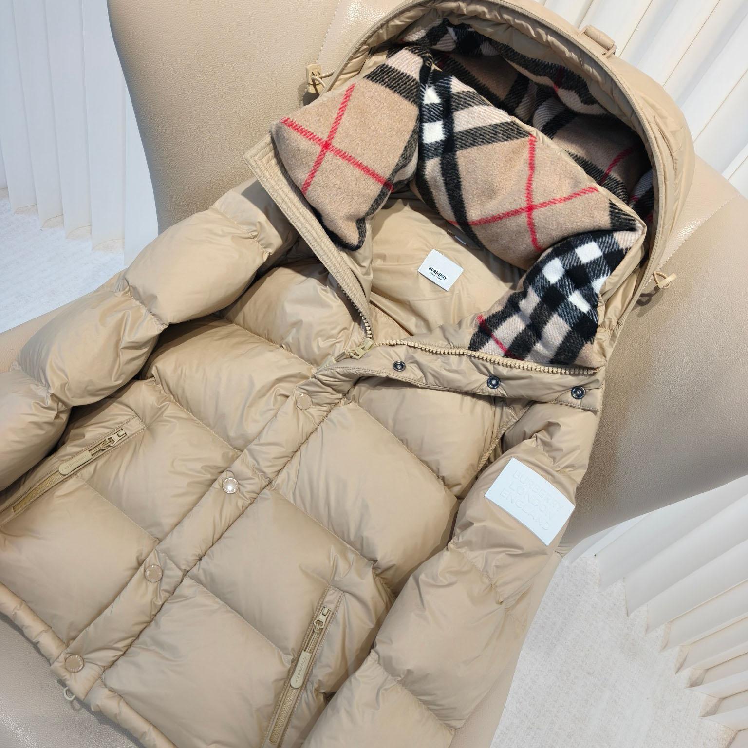 Burberry Detachable Sleeve Hooded Puffer Jacket - DesignerGu
