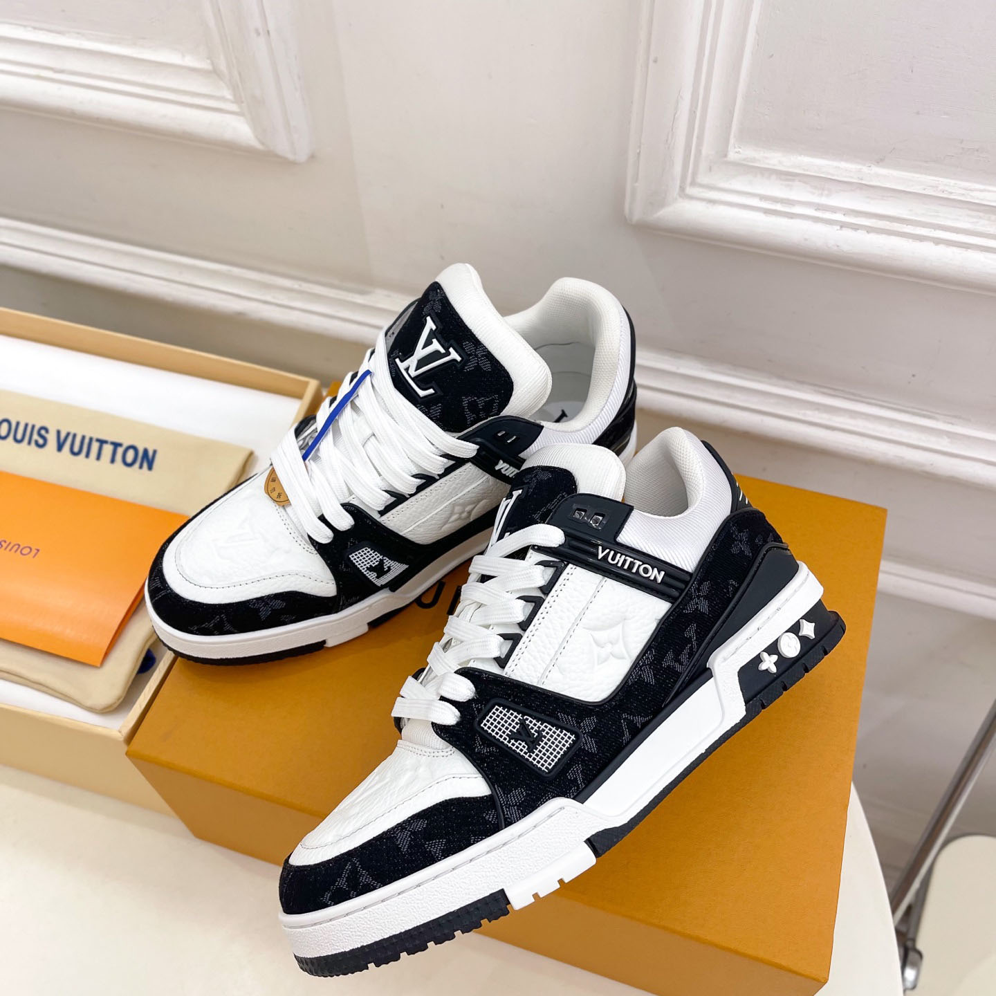 Louis Vuitton  LV Trainer Sneaker 1A9JGL - DesignerGu