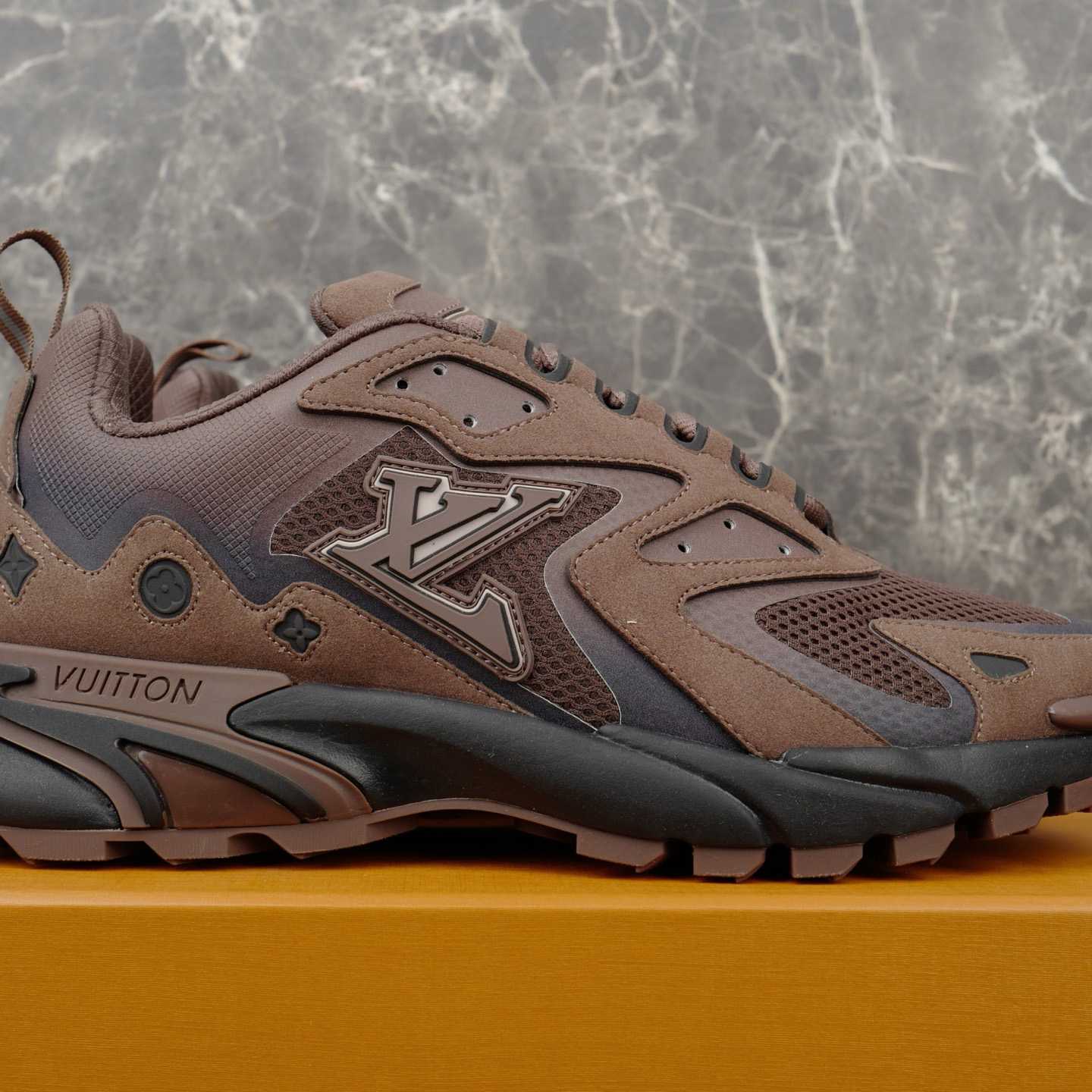 Louis Vuitton LV Runner Tatic Sneaker 1AJAPO - DesignerGu