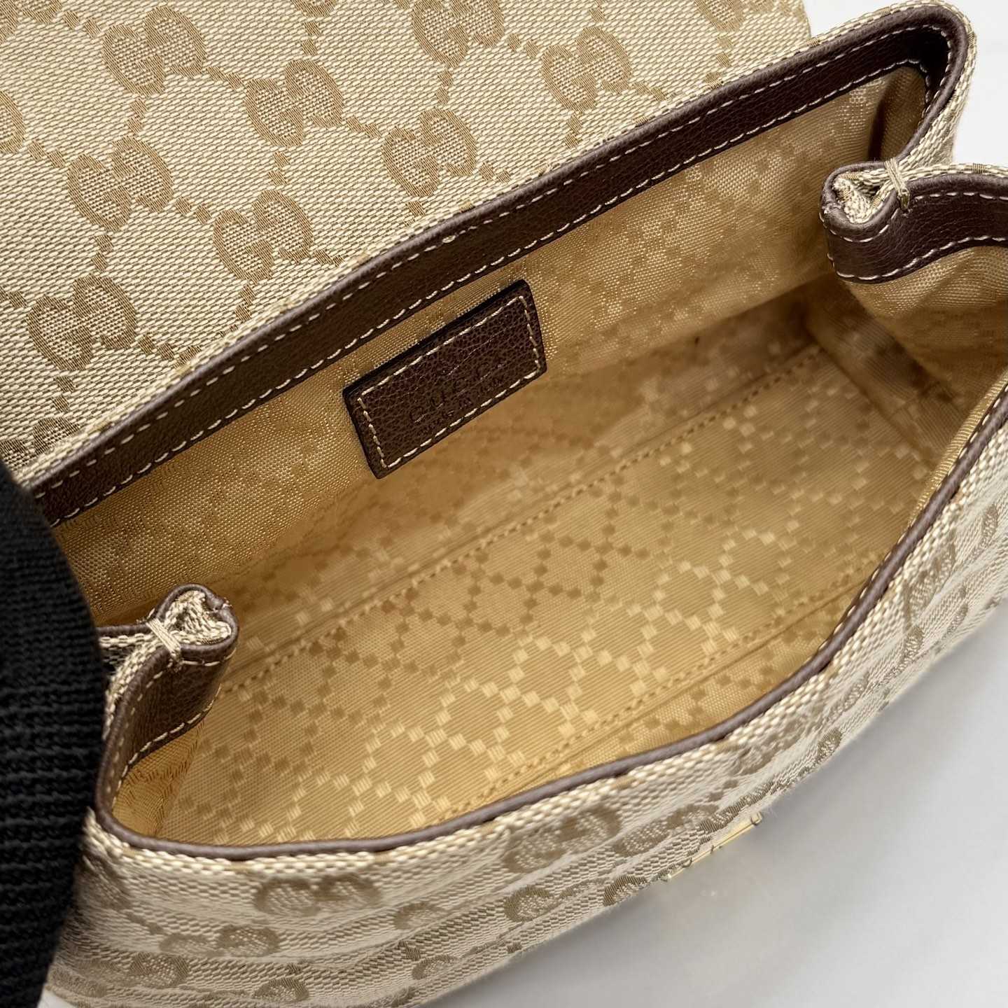 Gucci GG Marmont Mini Shoulder Bag - DesignerGu