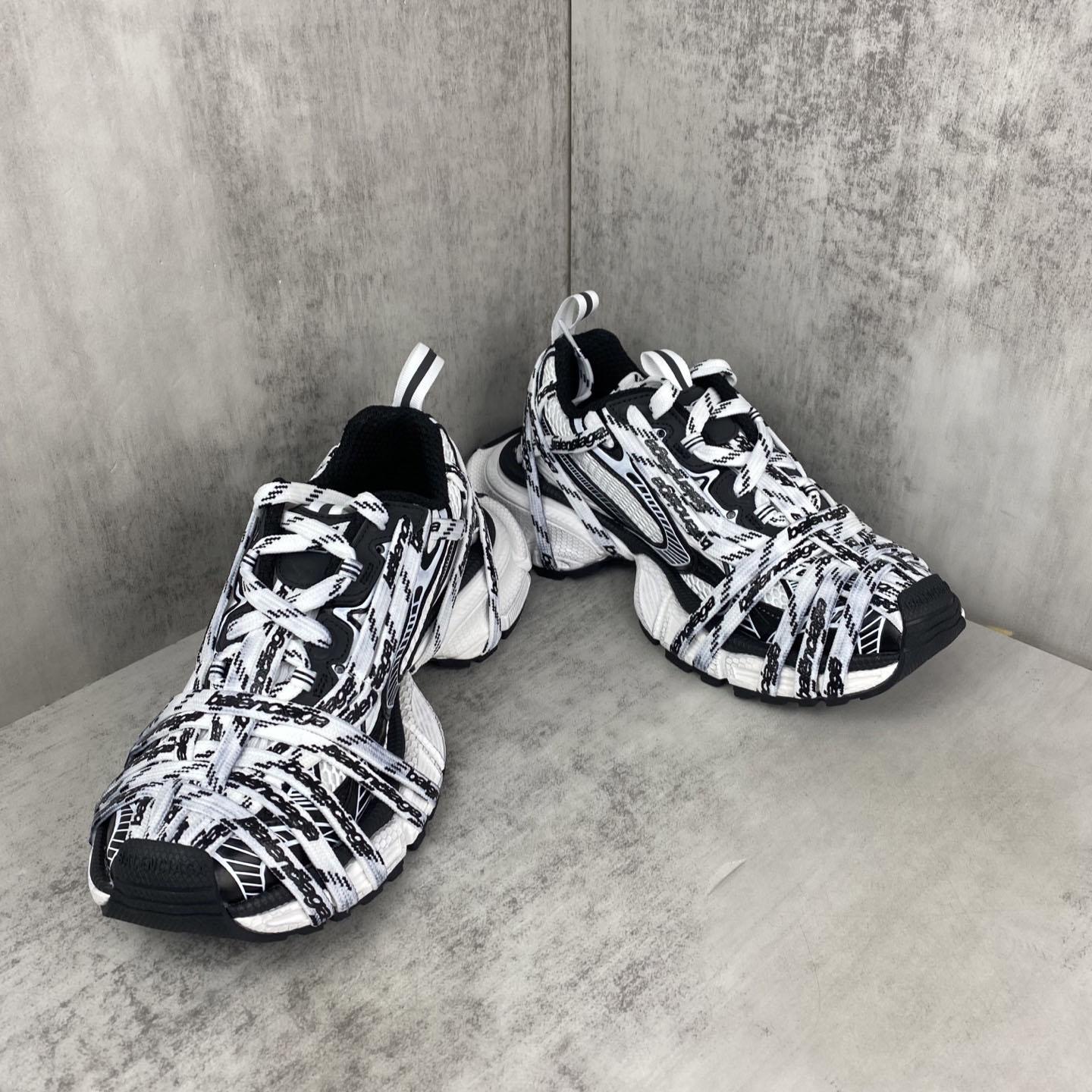 Balenciaga Balenciaga 3XL Extreme Laces Logo Sneaker - DesignerGu