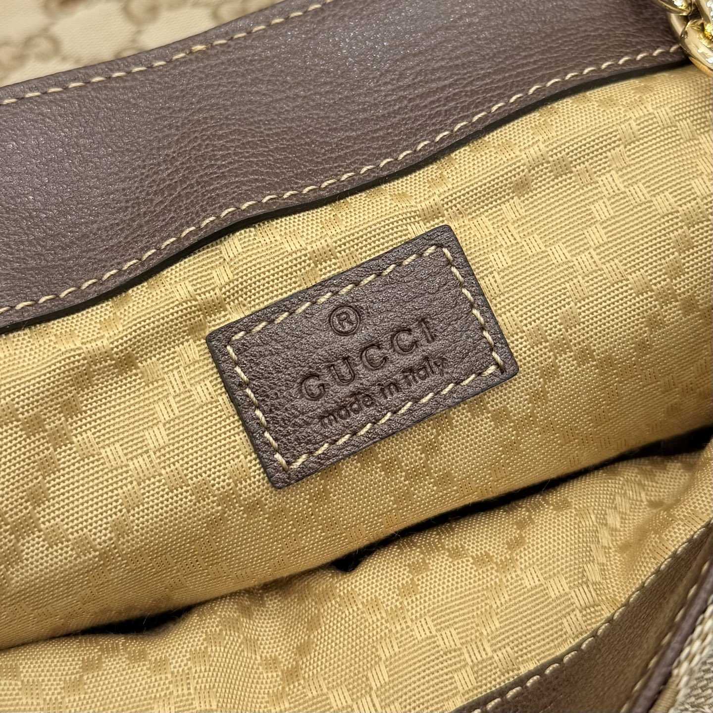 Gucci GG Marmont Small Shoulder Bag - DesignerGu