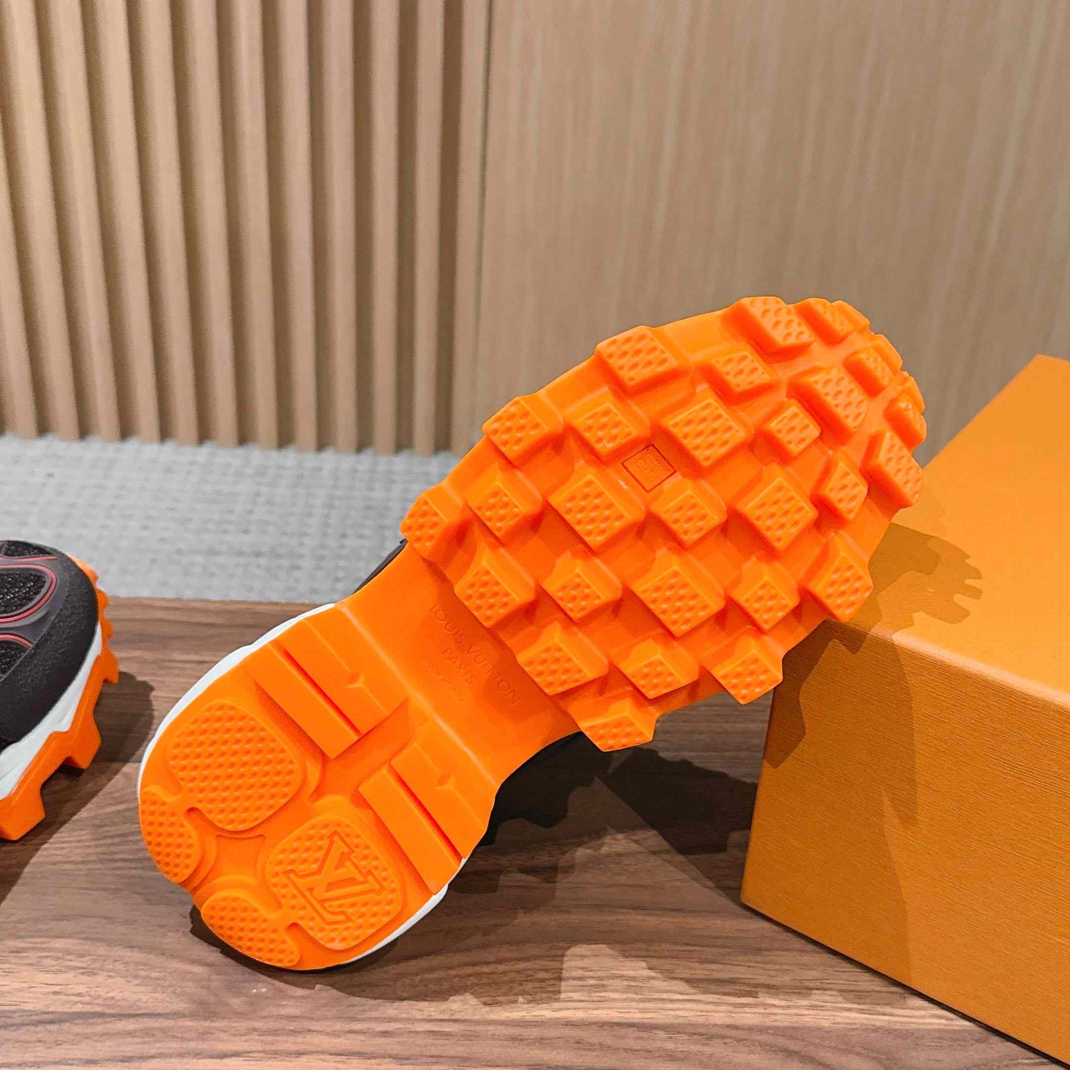 Louis Vuitton Summit Sneaker 1AJAF6 - DesignerGu