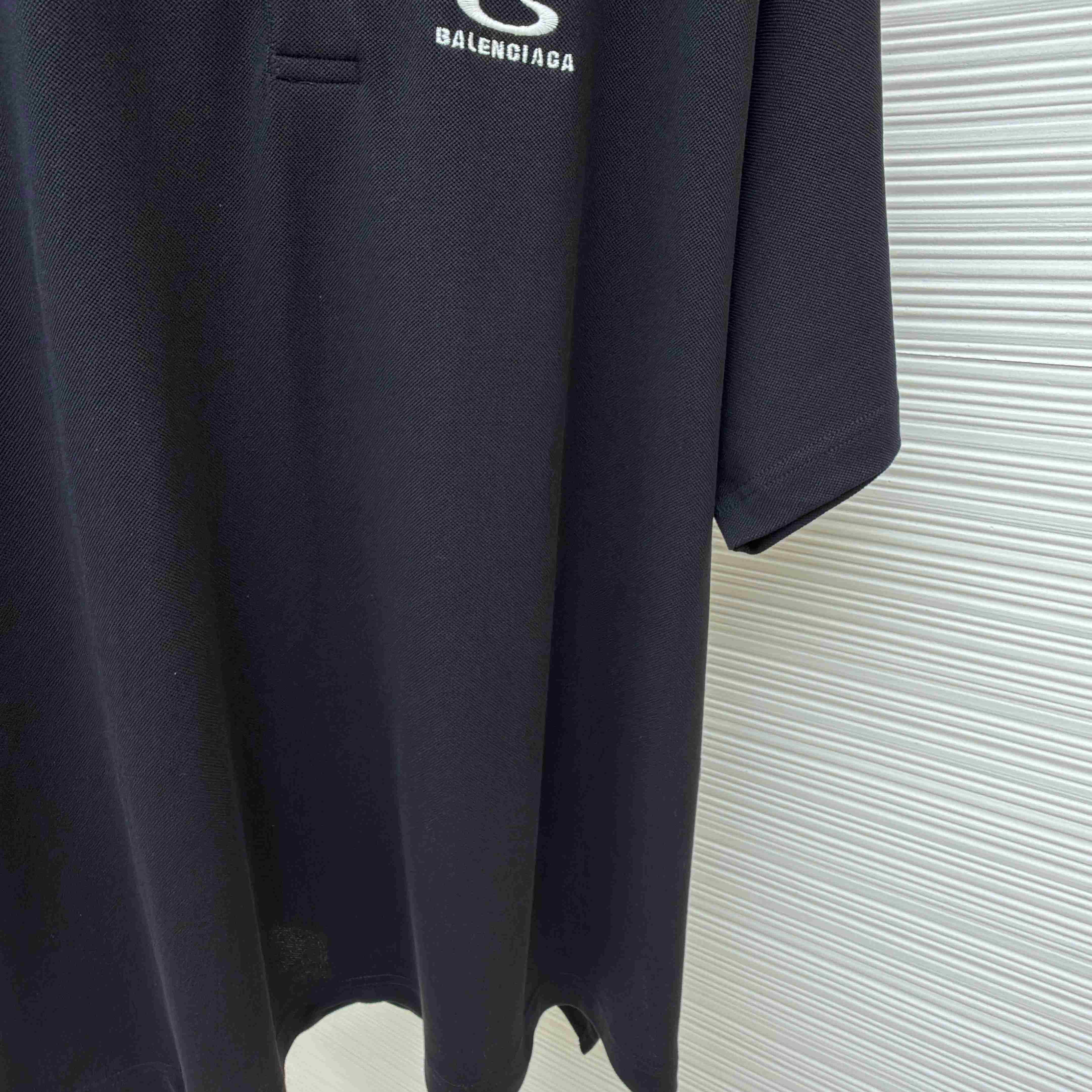 Balenciaga Laurel Classic Regular Polo In Black - DesignerGu