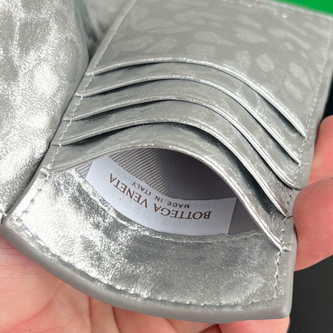 Bottega Veneta Intrecciato Passport Case - DesignerGu