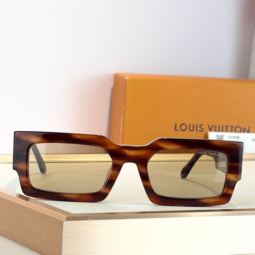 Louis Vuitton Z2703E Sunglasses    - DesignerGu