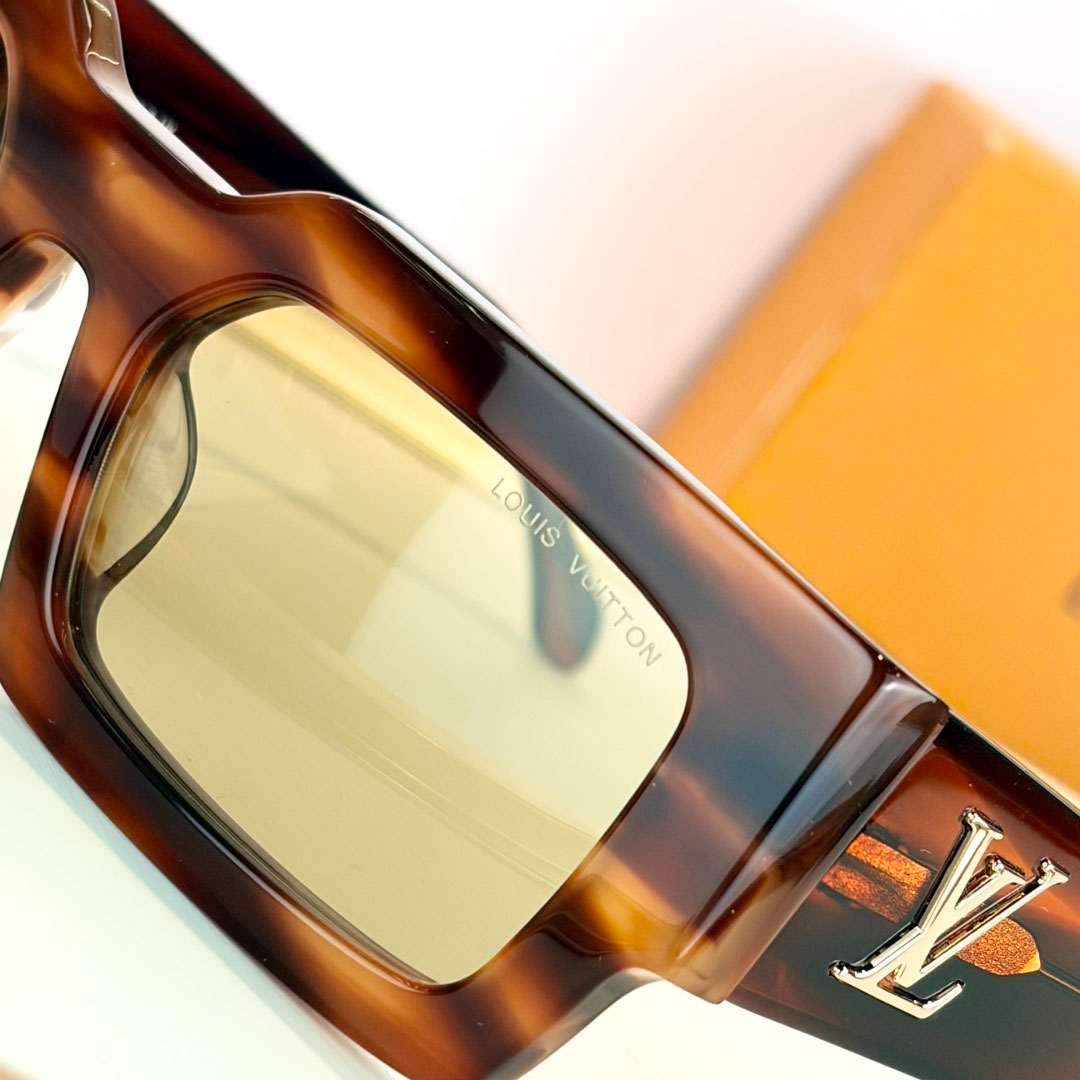 Louis Vuitton Z2703E Sunglasses    - DesignerGu