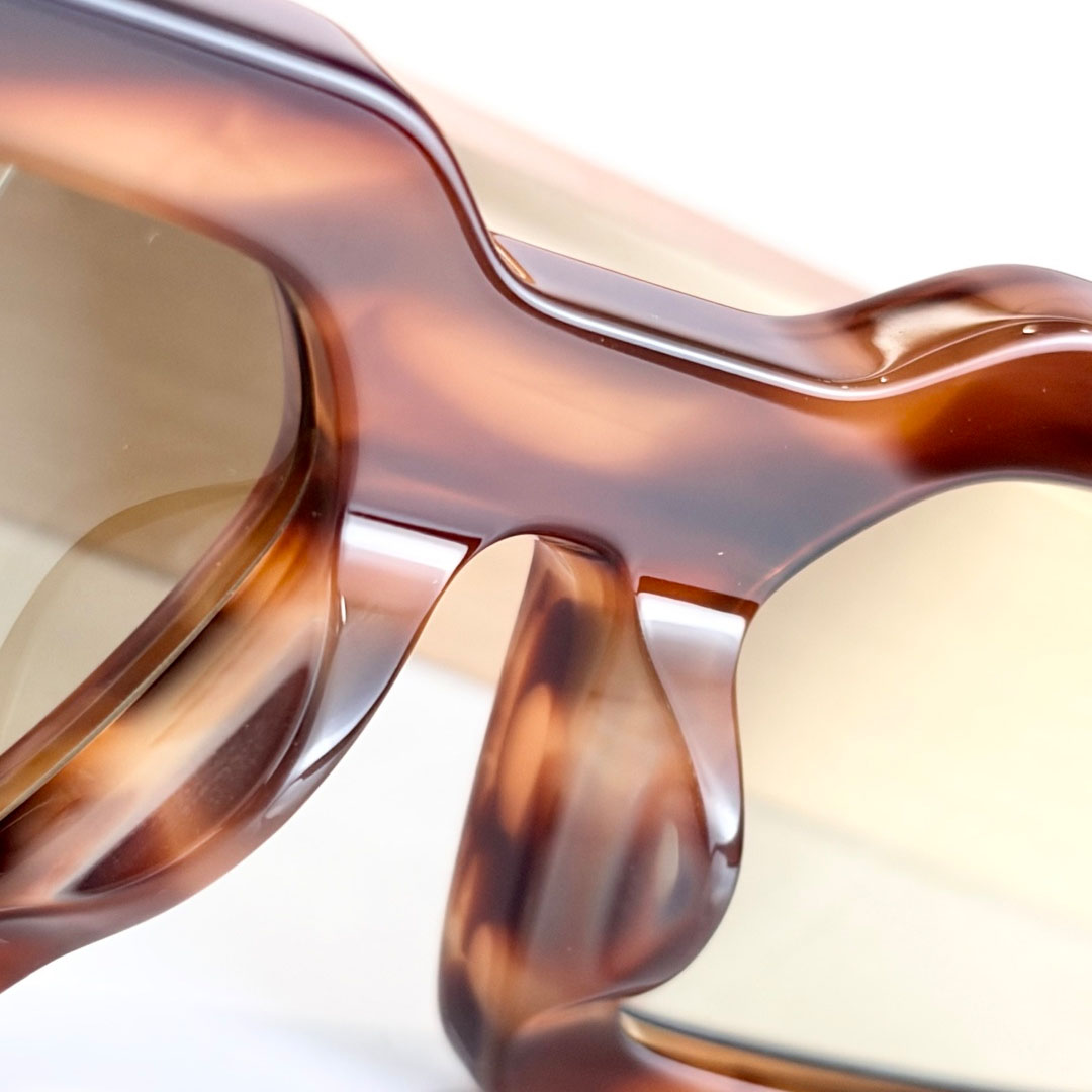 Louis Vuitton Z2703E Sunglasses    - DesignerGu