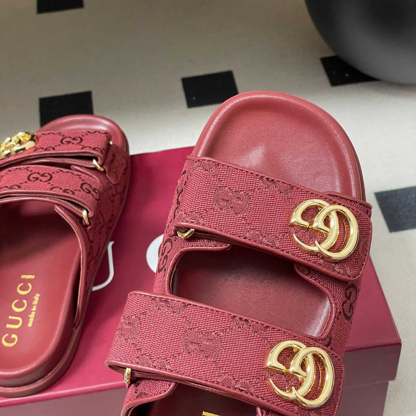 Gucci Sandal With Double G - DesignerGu