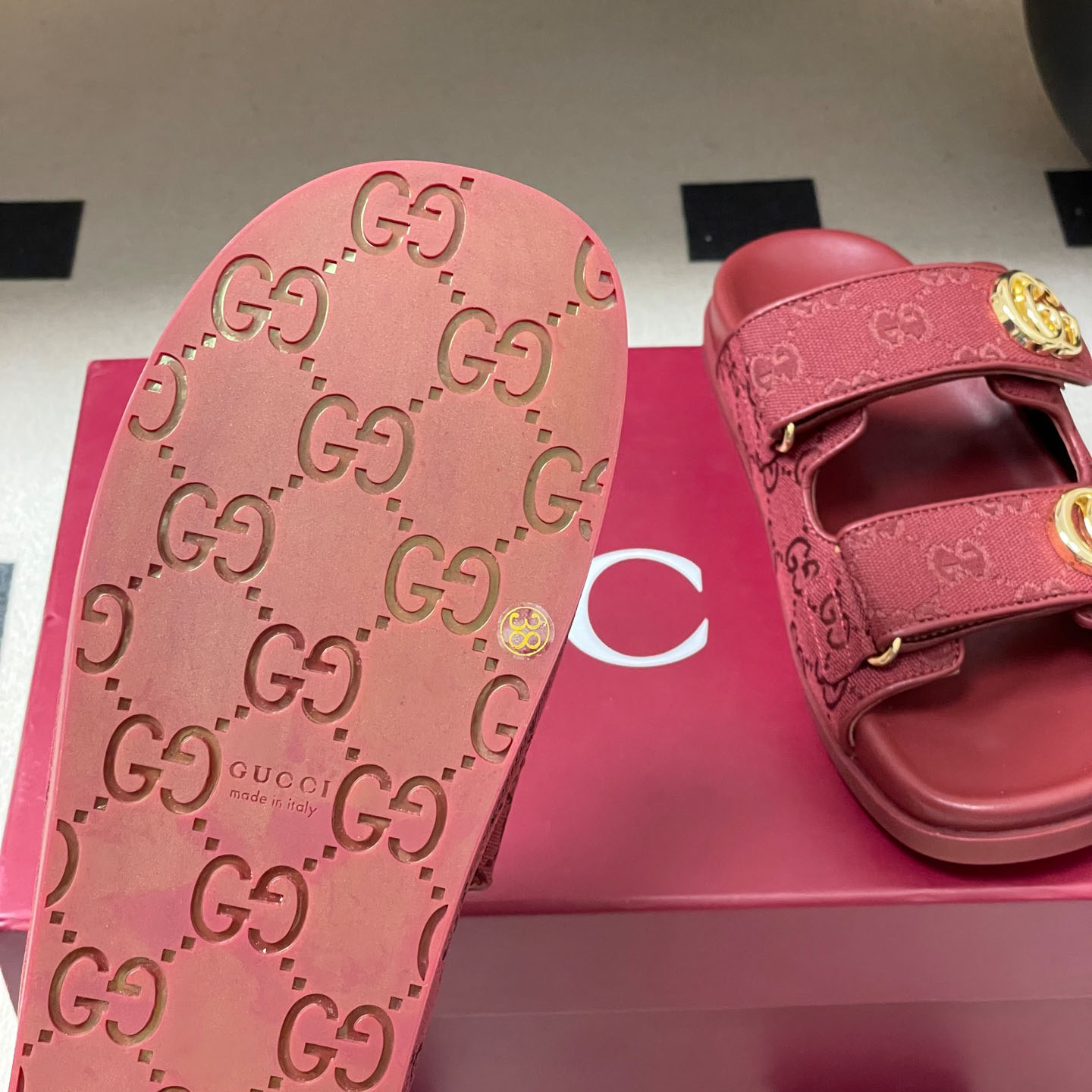 Gucci Sandal With Double G - DesignerGu