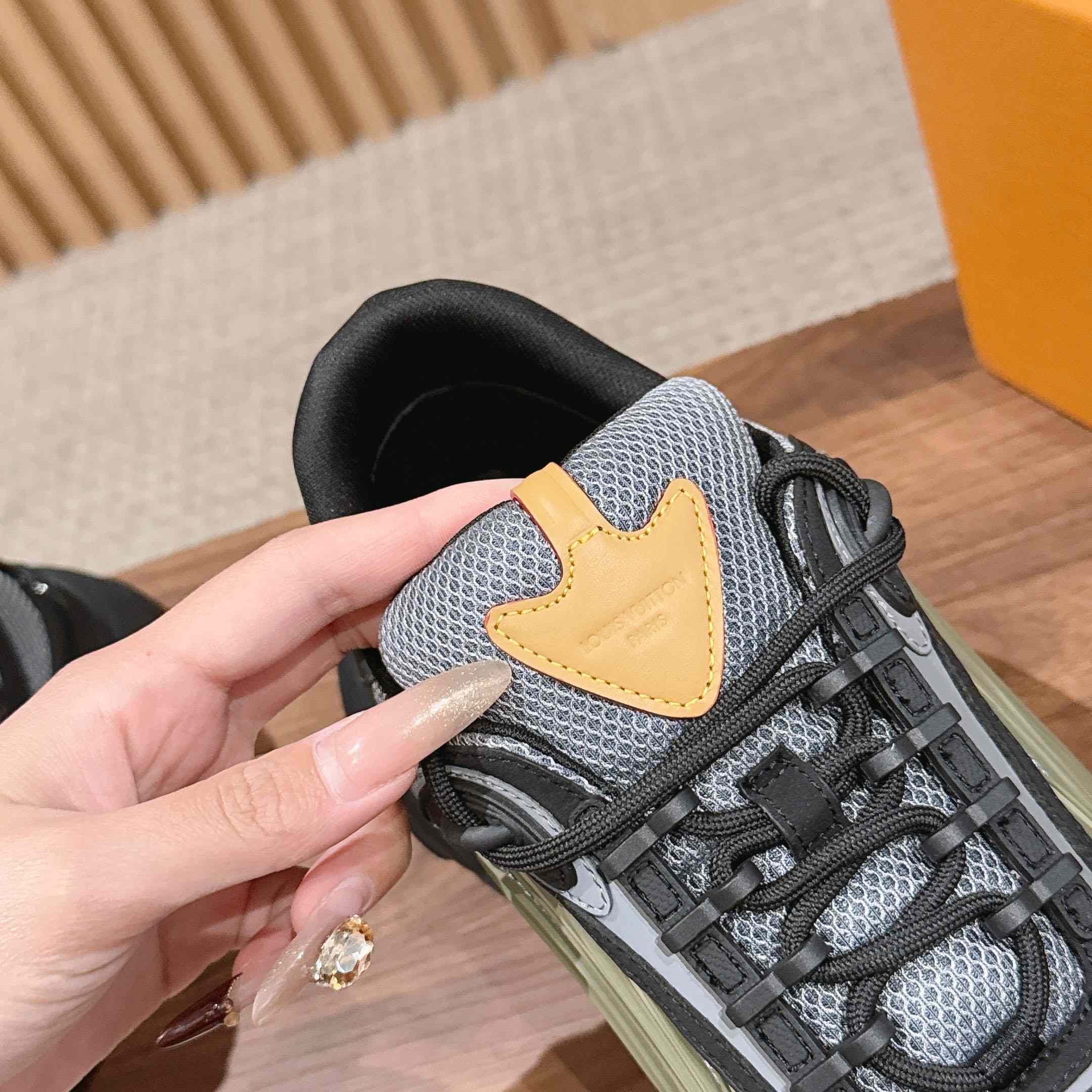 Louis Vuitton Summit Sneaker 1AJAFU - DesignerGu