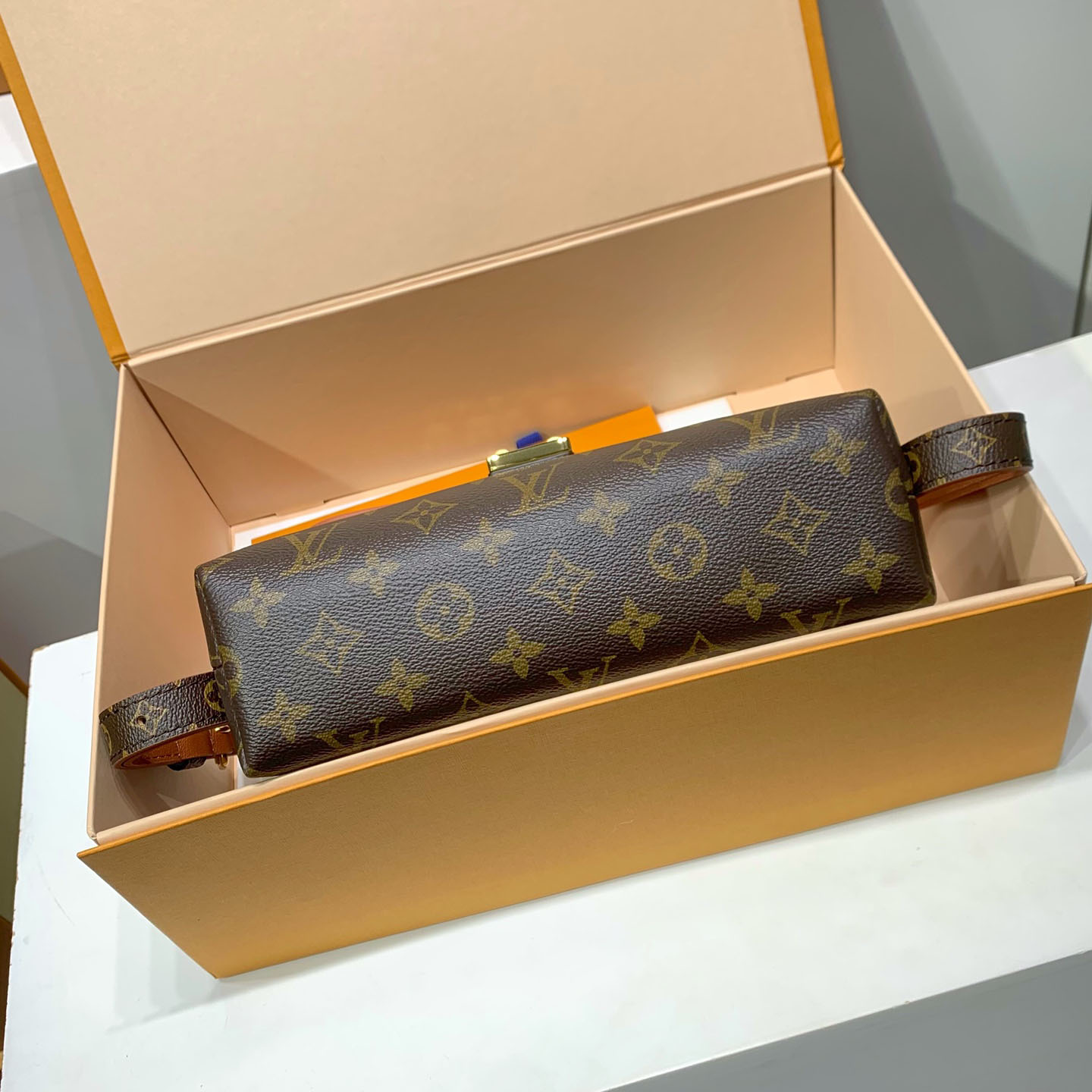 Louis Vuitton Madeleine BB M28288 - DesignerGu