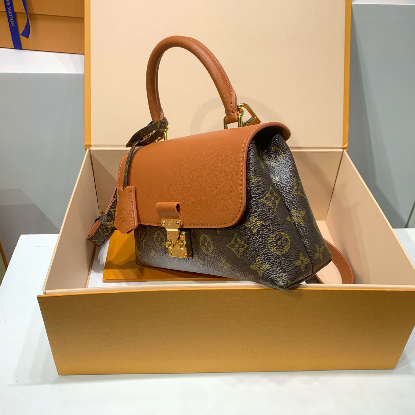 Louis Vuitton Madeleine BB M28288 - DesignerGu