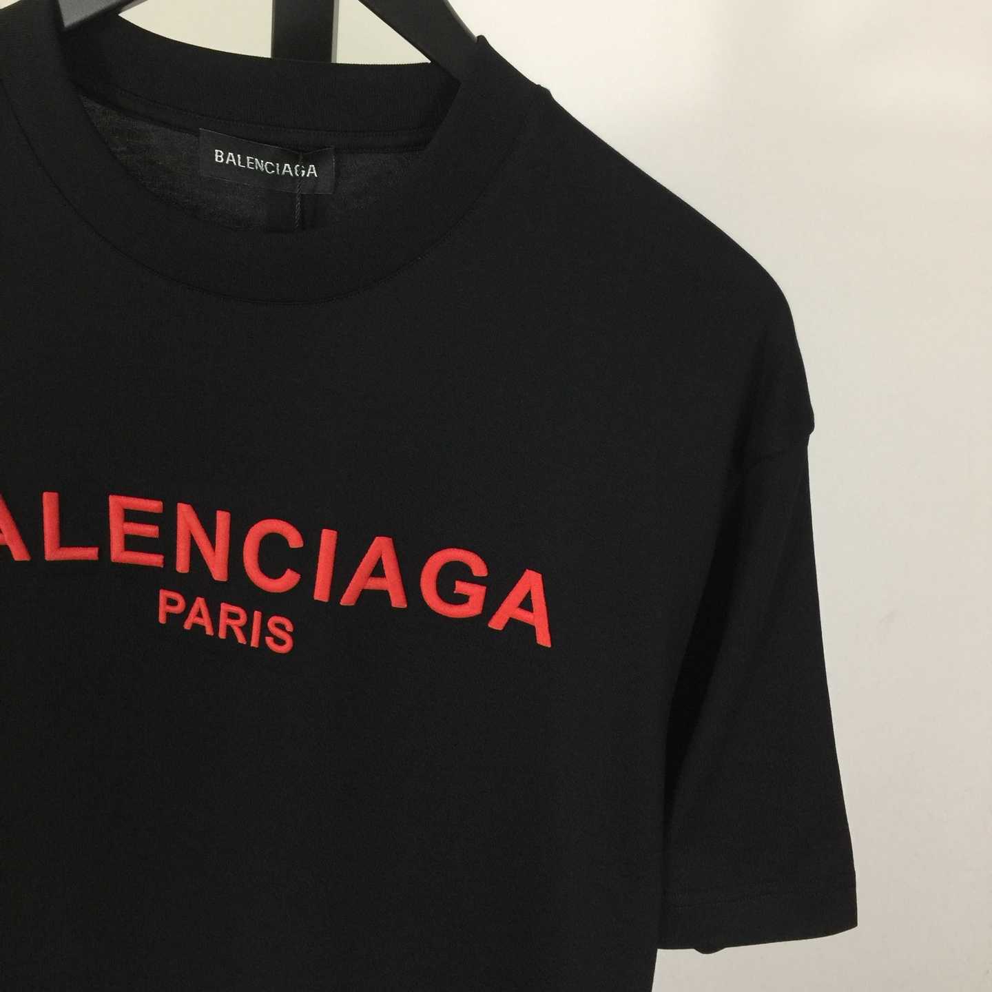 Balenciaga T-shirt Medium Fit  - DesignerGu