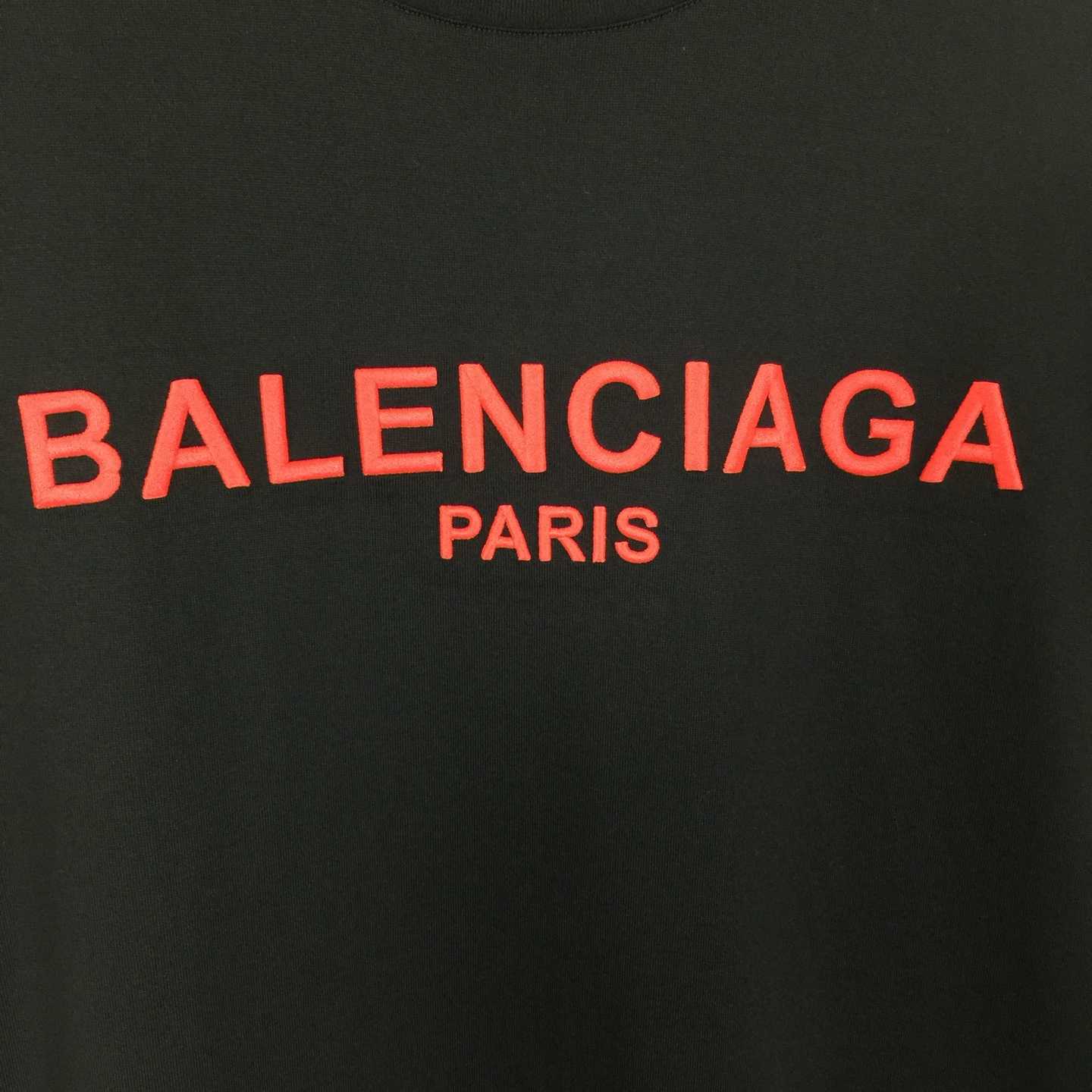 Balenciaga T-shirt Medium Fit  - DesignerGu