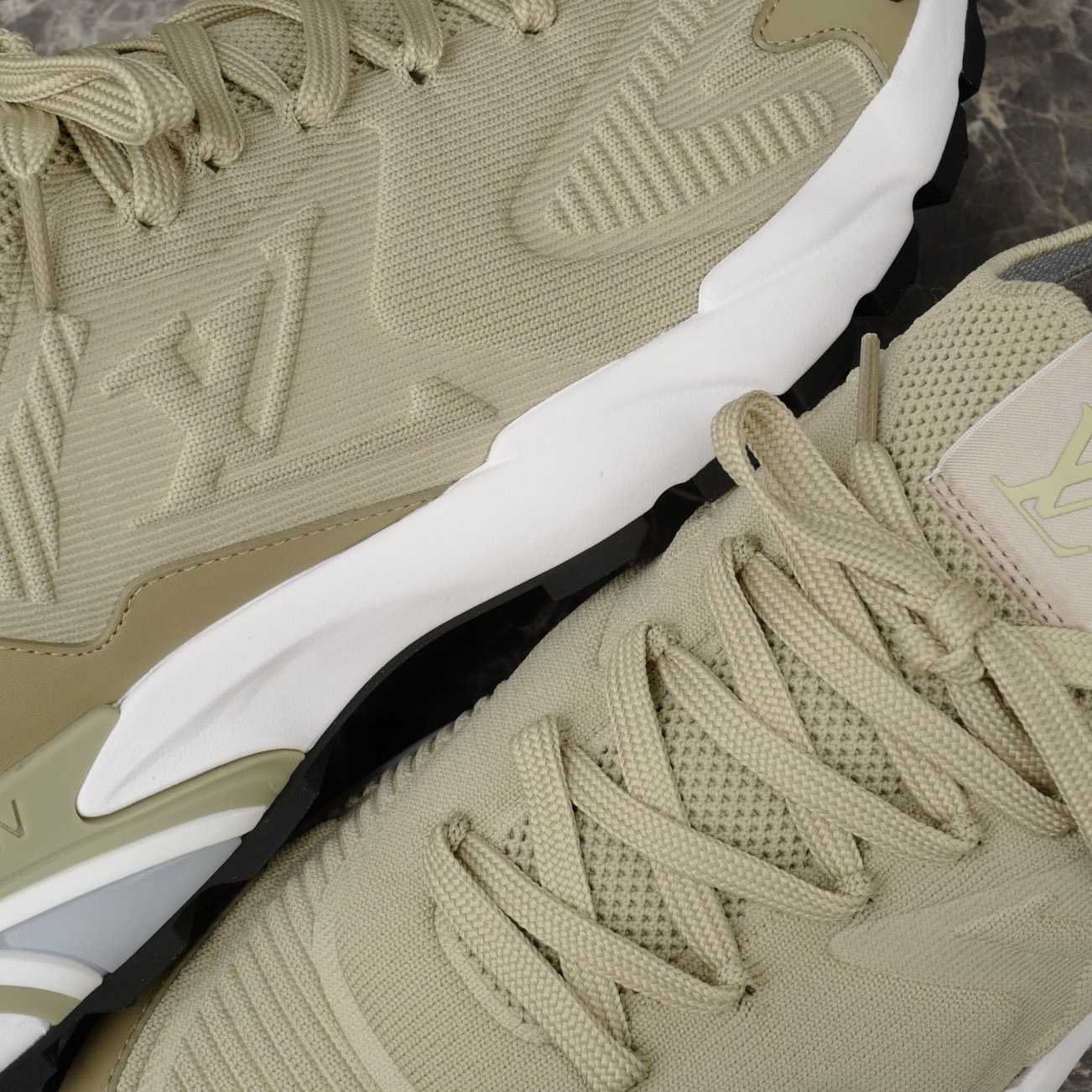 Louis Vuitton LV Runner Tatic Sneaker 1AIWVE - DesignerGu